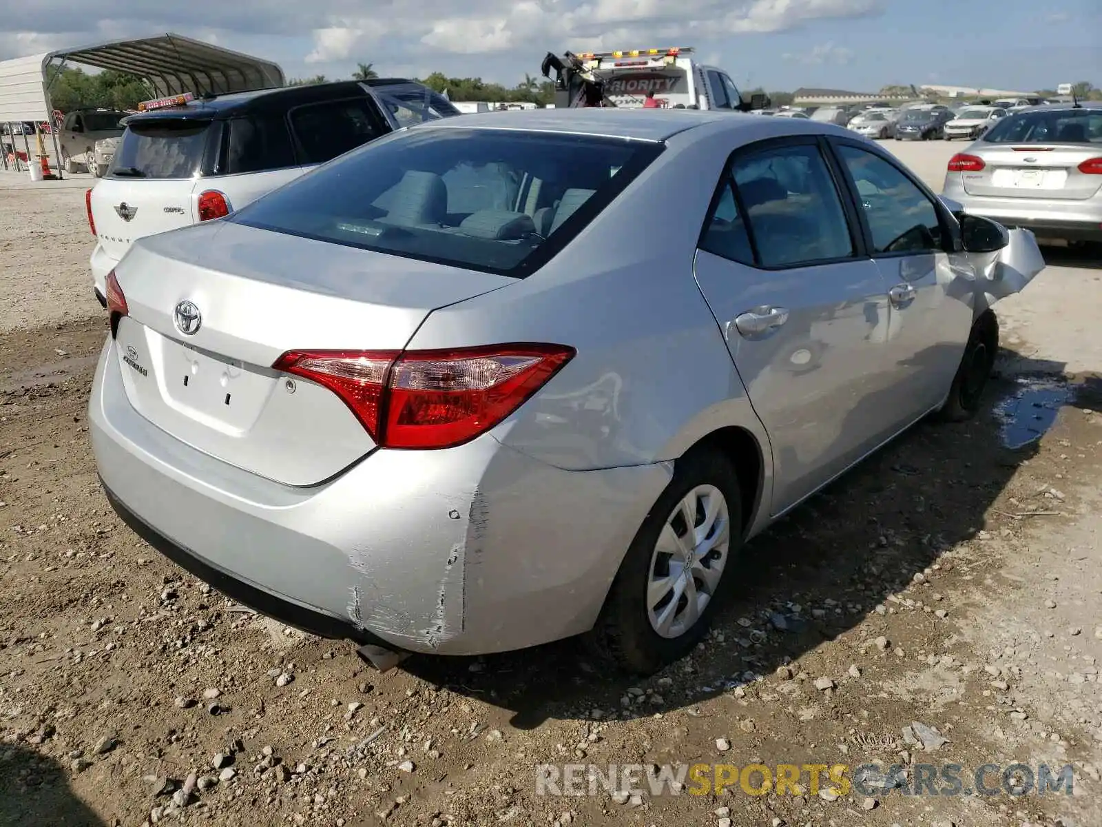 4 Photograph of a damaged car 2T1BURHE5KC206036 TOYOTA COROLLA 2019