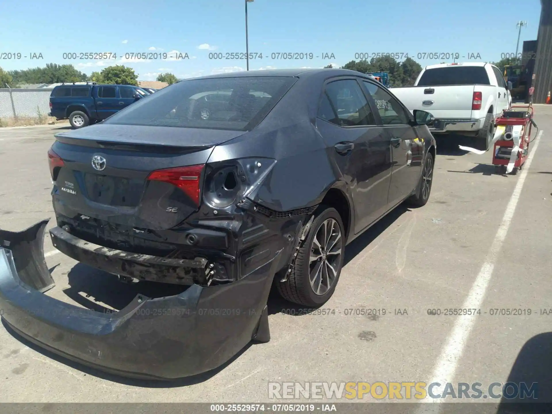 4 Photograph of a damaged car 2T1BURHE5KC206117 TOYOTA COROLLA 2019