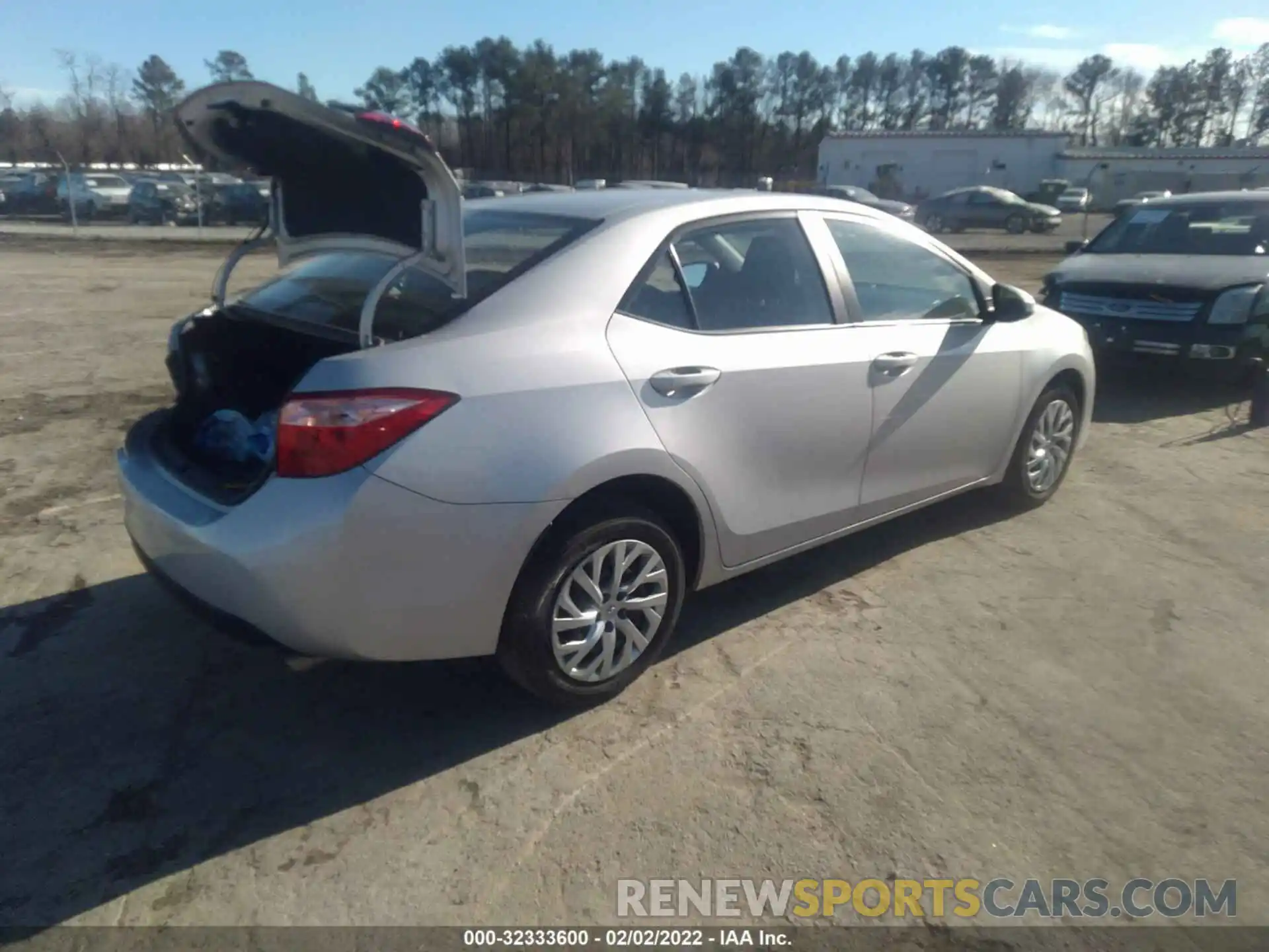 4 Photograph of a damaged car 2T1BURHE5KC206764 TOYOTA COROLLA 2019