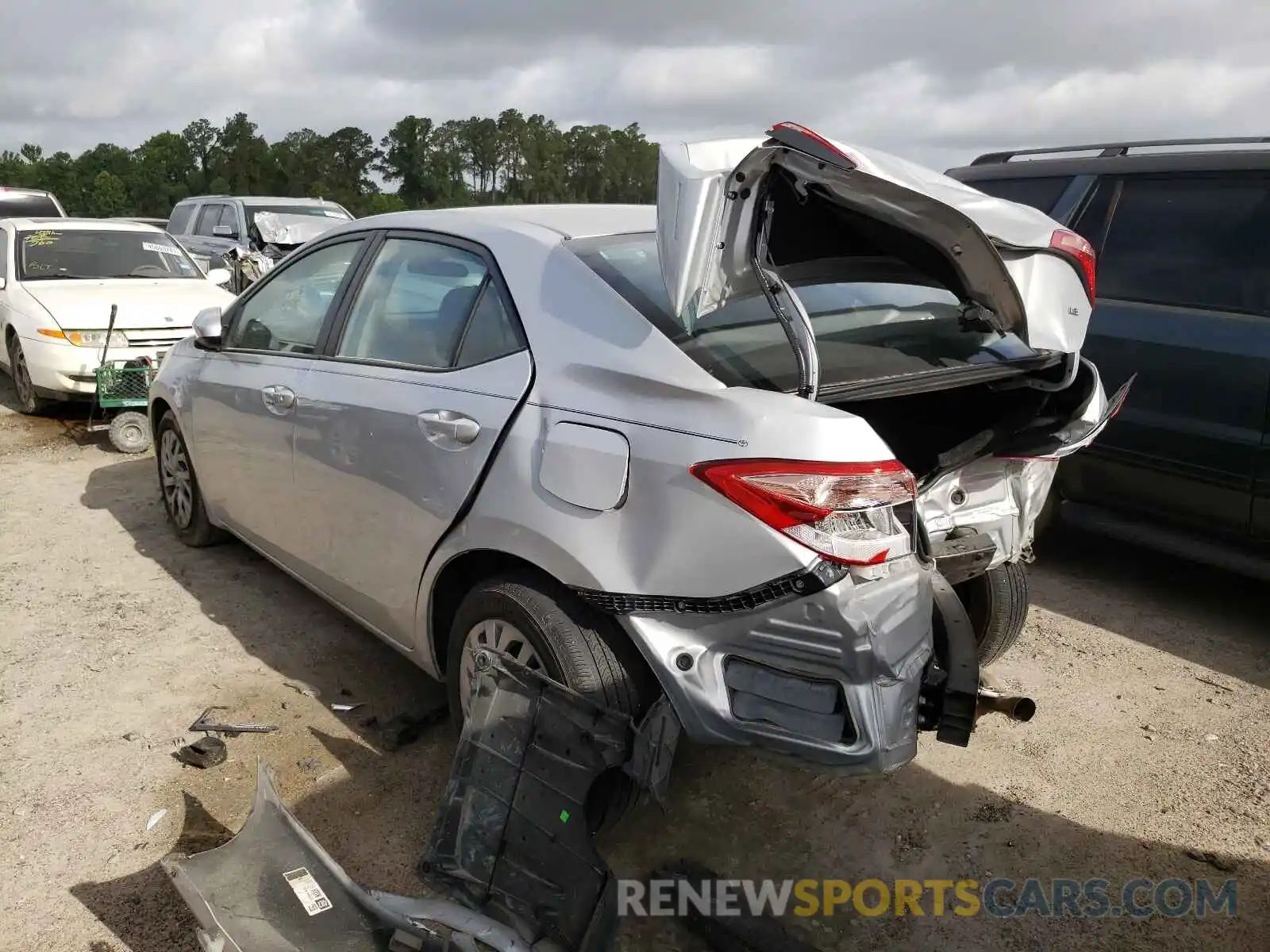 3 Photograph of a damaged car 2T1BURHE5KC206988 TOYOTA COROLLA 2019