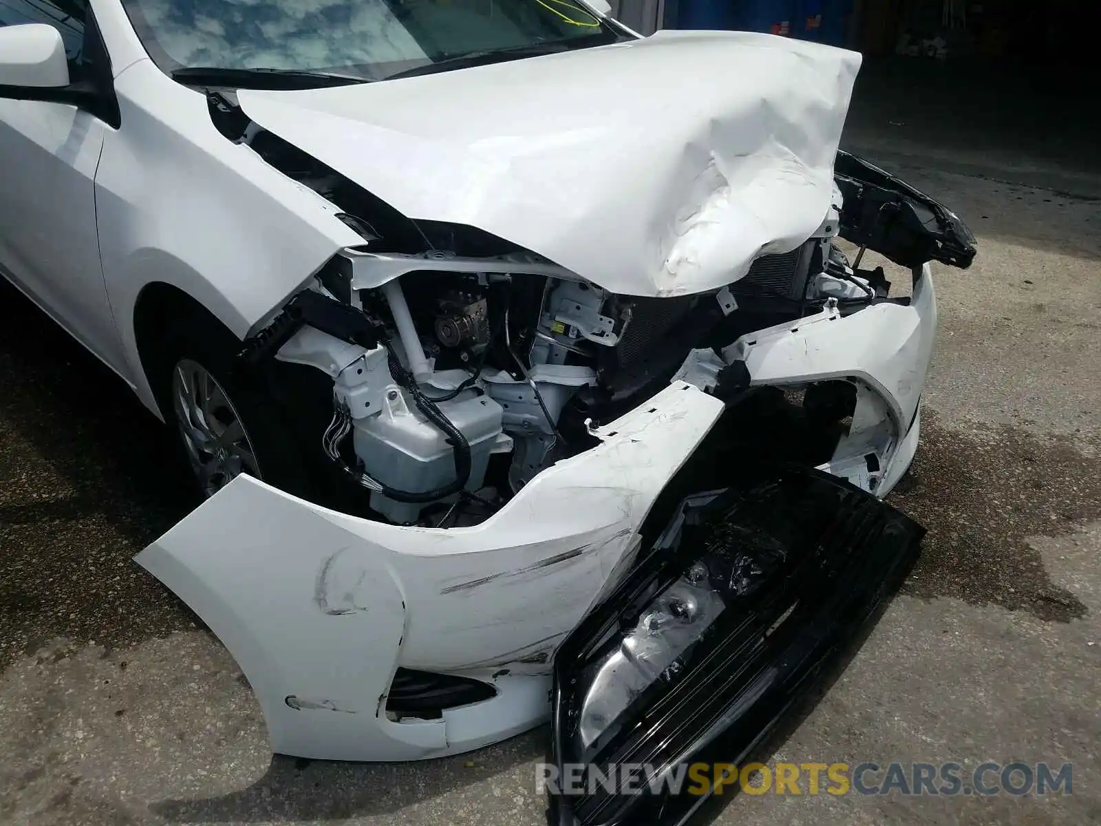 9 Photograph of a damaged car 2T1BURHE5KC207879 TOYOTA COROLLA 2019