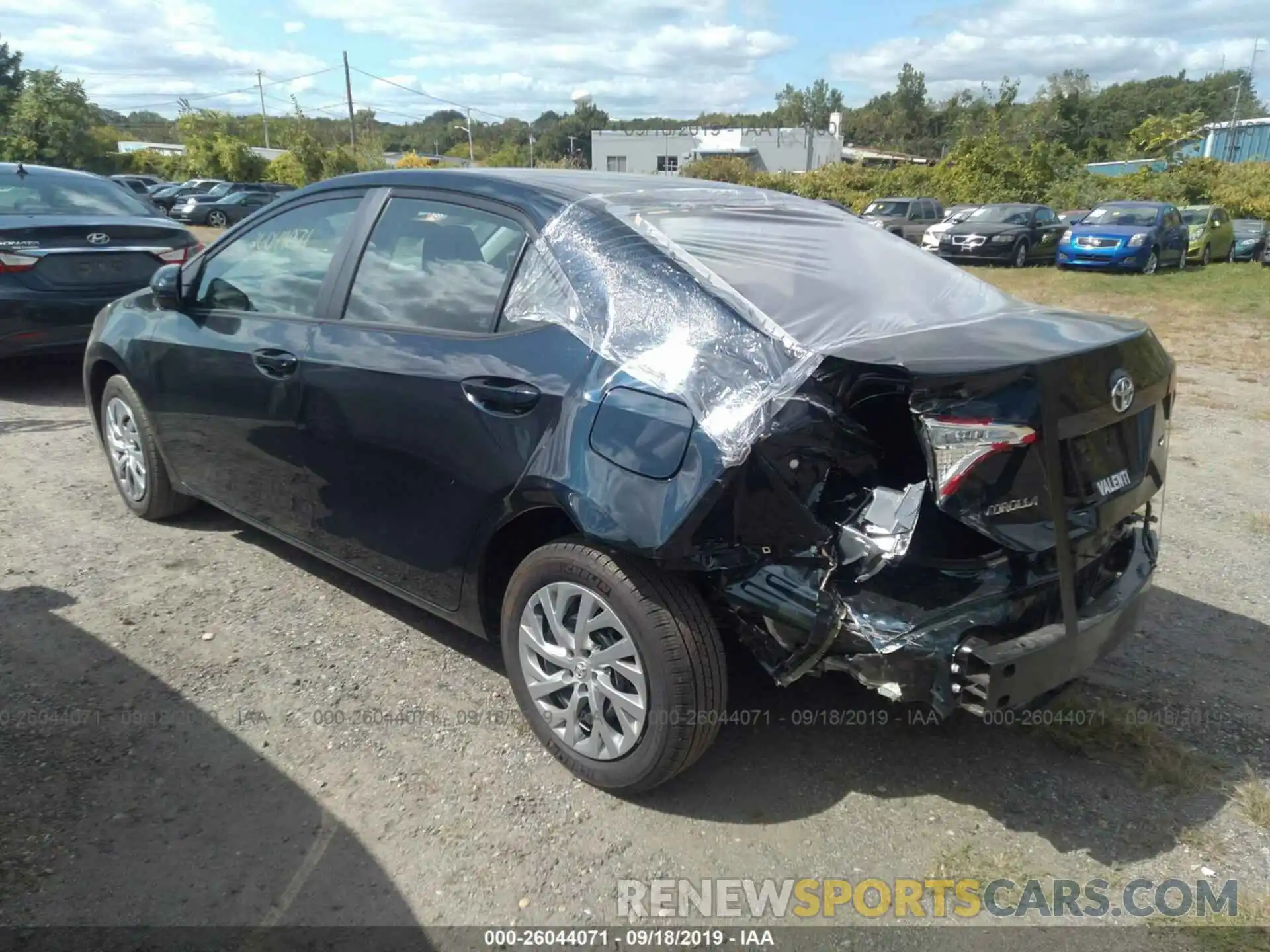 3 Photograph of a damaged car 2T1BURHE5KC208255 TOYOTA COROLLA 2019