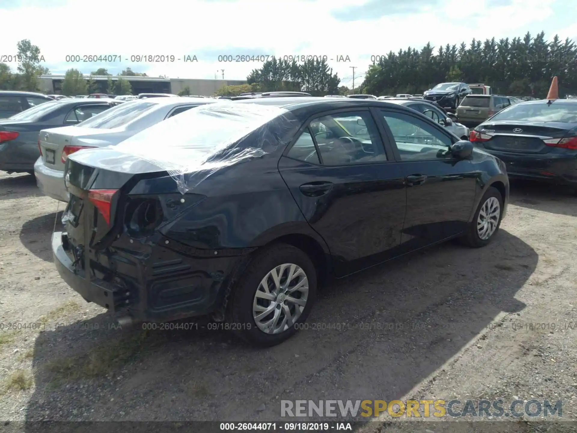 4 Photograph of a damaged car 2T1BURHE5KC208255 TOYOTA COROLLA 2019