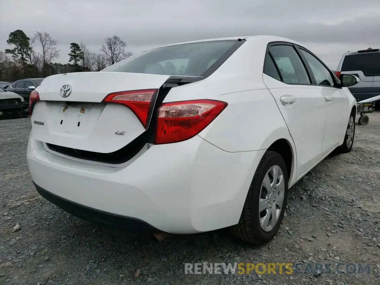 4 Photograph of a damaged car 2T1BURHE5KC208336 TOYOTA COROLLA 2019