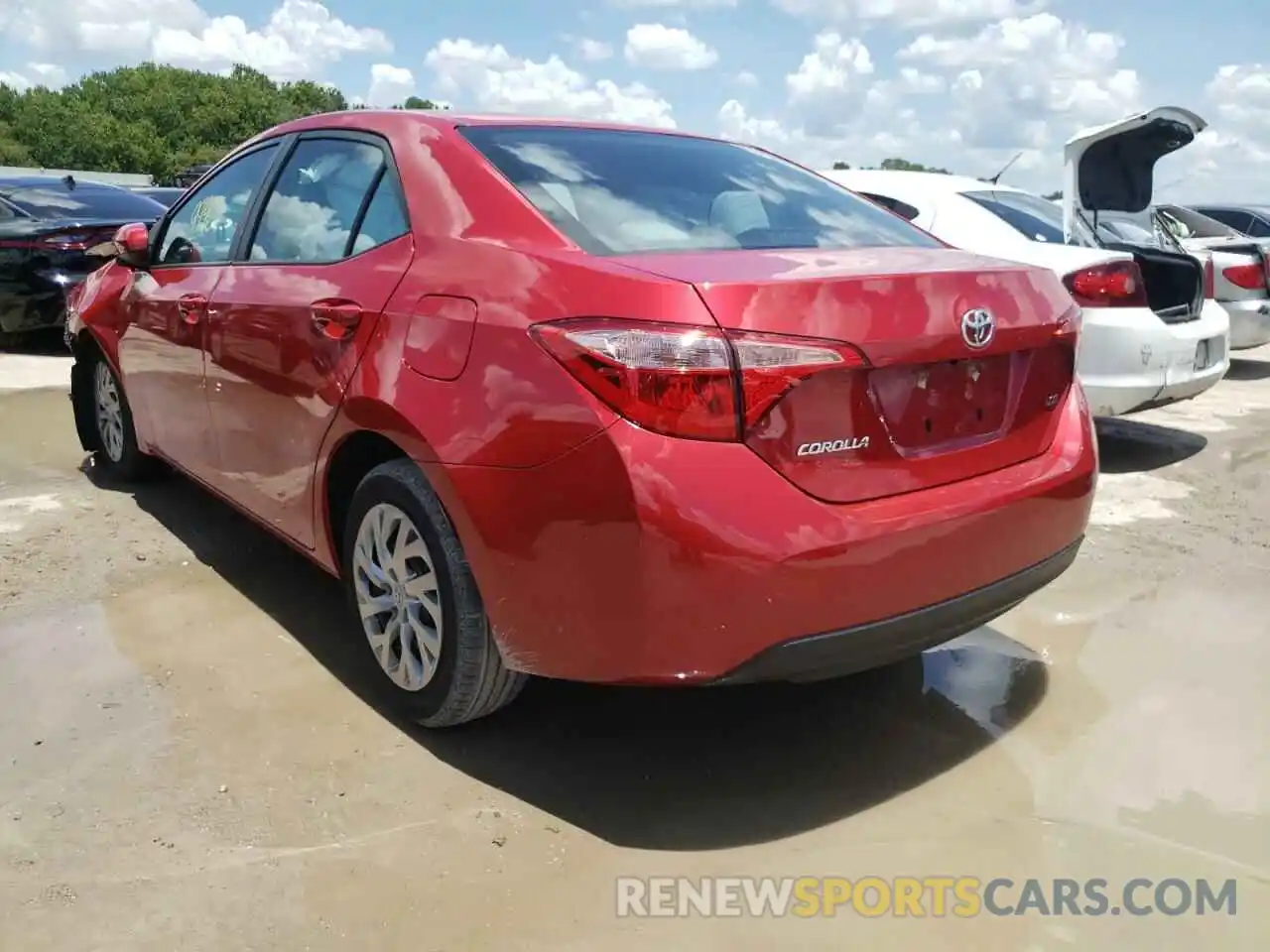 3 Photograph of a damaged car 2T1BURHE5KC209924 TOYOTA COROLLA 2019