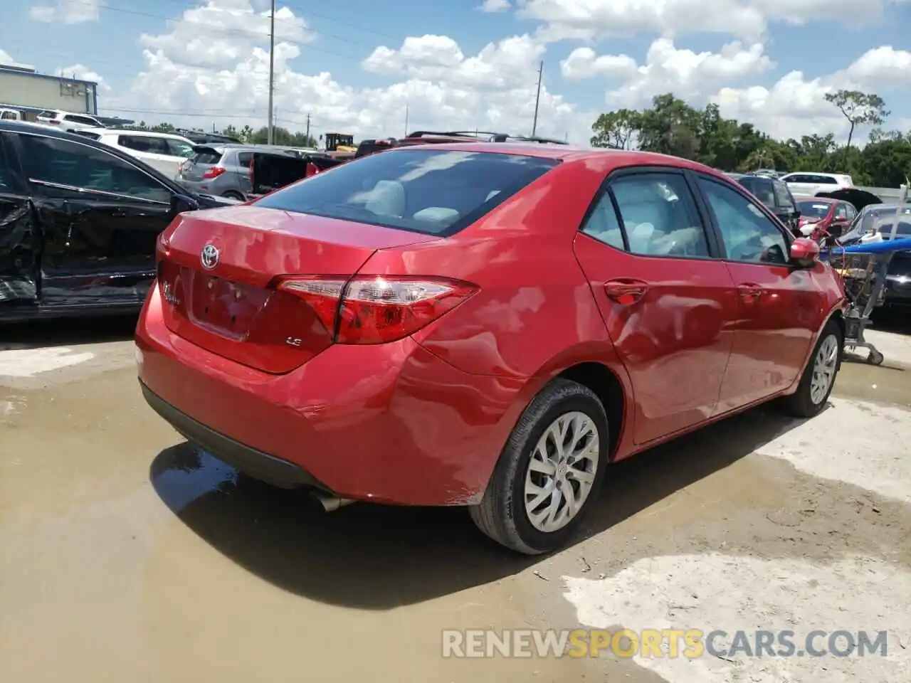 4 Photograph of a damaged car 2T1BURHE5KC209924 TOYOTA COROLLA 2019