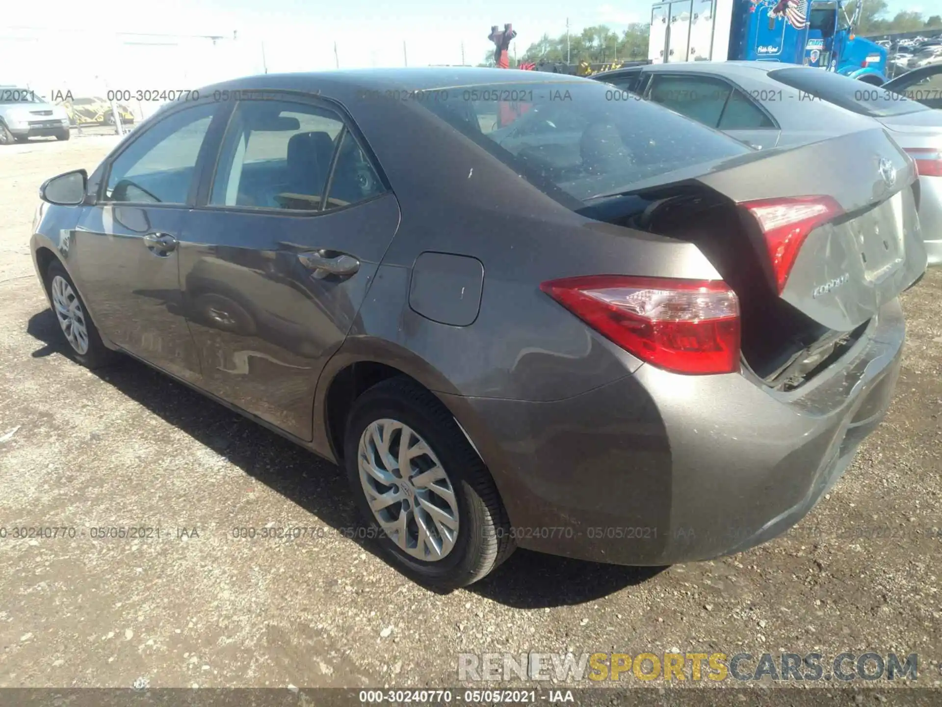 3 Photograph of a damaged car 2T1BURHE5KC210250 TOYOTA COROLLA 2019