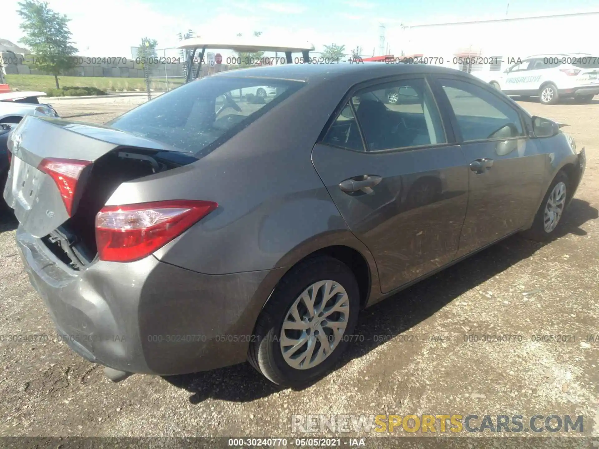 4 Photograph of a damaged car 2T1BURHE5KC210250 TOYOTA COROLLA 2019