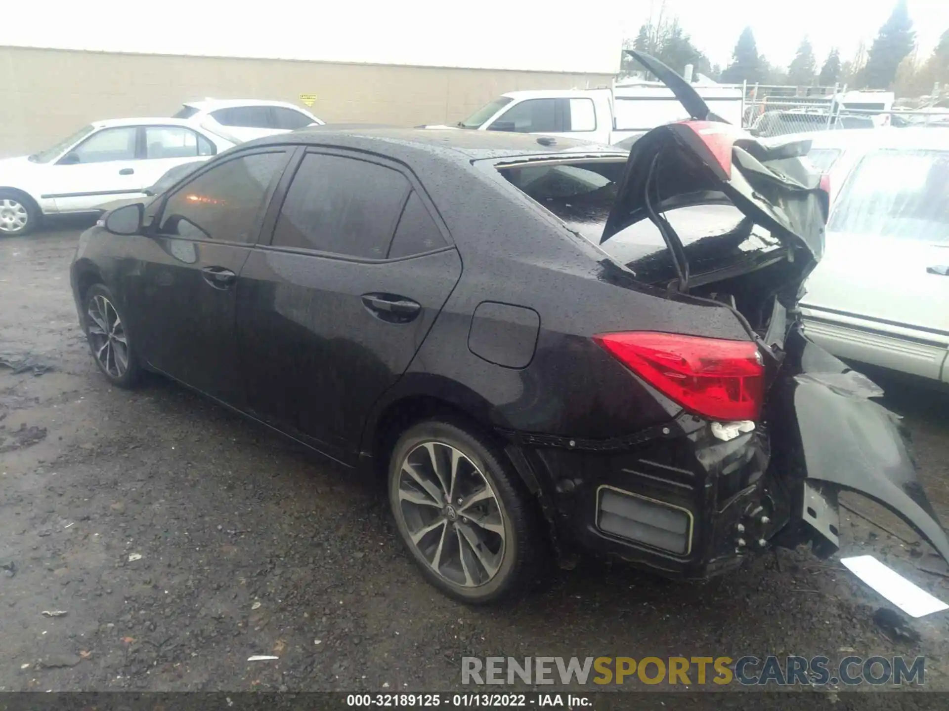 3 Photograph of a damaged car 2T1BURHE5KC210751 TOYOTA COROLLA 2019