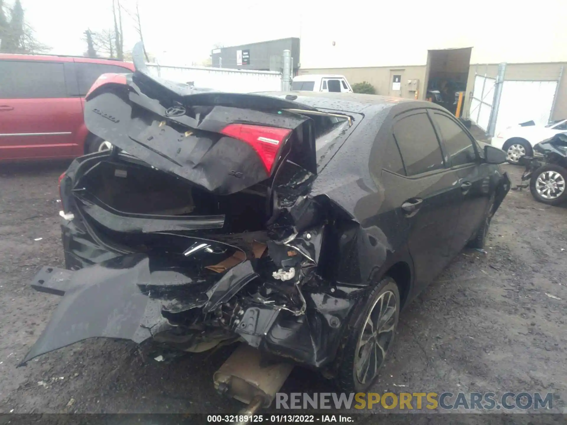 4 Photograph of a damaged car 2T1BURHE5KC210751 TOYOTA COROLLA 2019