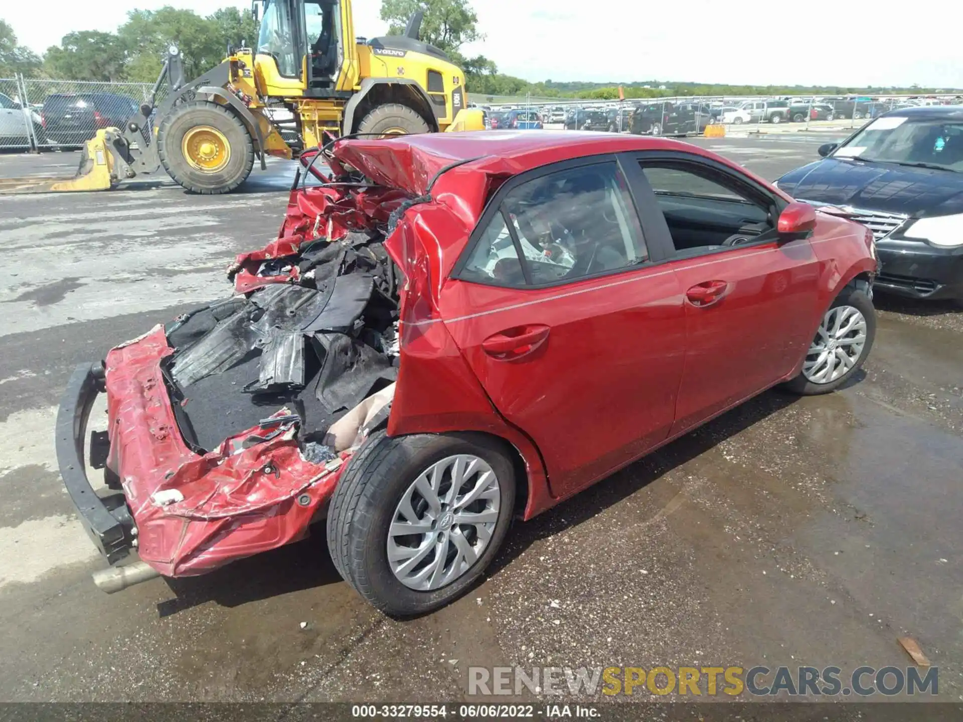 4 Photograph of a damaged car 2T1BURHE5KC210829 TOYOTA COROLLA 2019