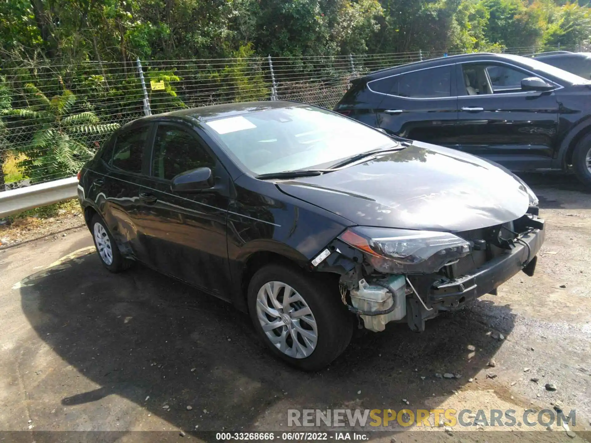 1 Photograph of a damaged car 2T1BURHE5KC210927 TOYOTA COROLLA 2019