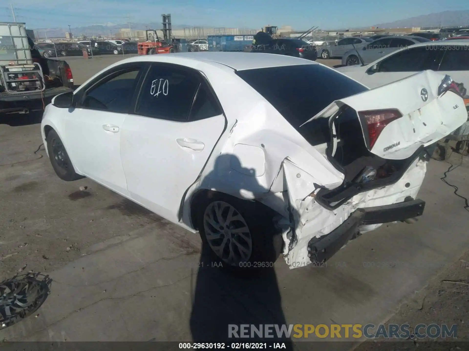 3 Photograph of a damaged car 2T1BURHE5KC211138 TOYOTA COROLLA 2019