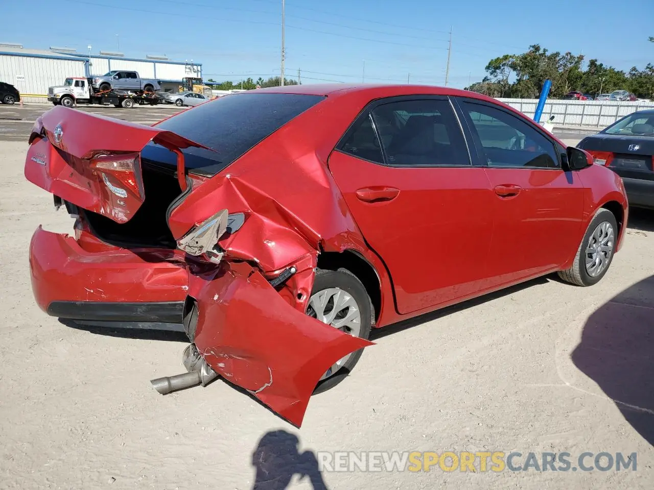 4 Photograph of a damaged car 2T1BURHE5KC211348 TOYOTA COROLLA 2019