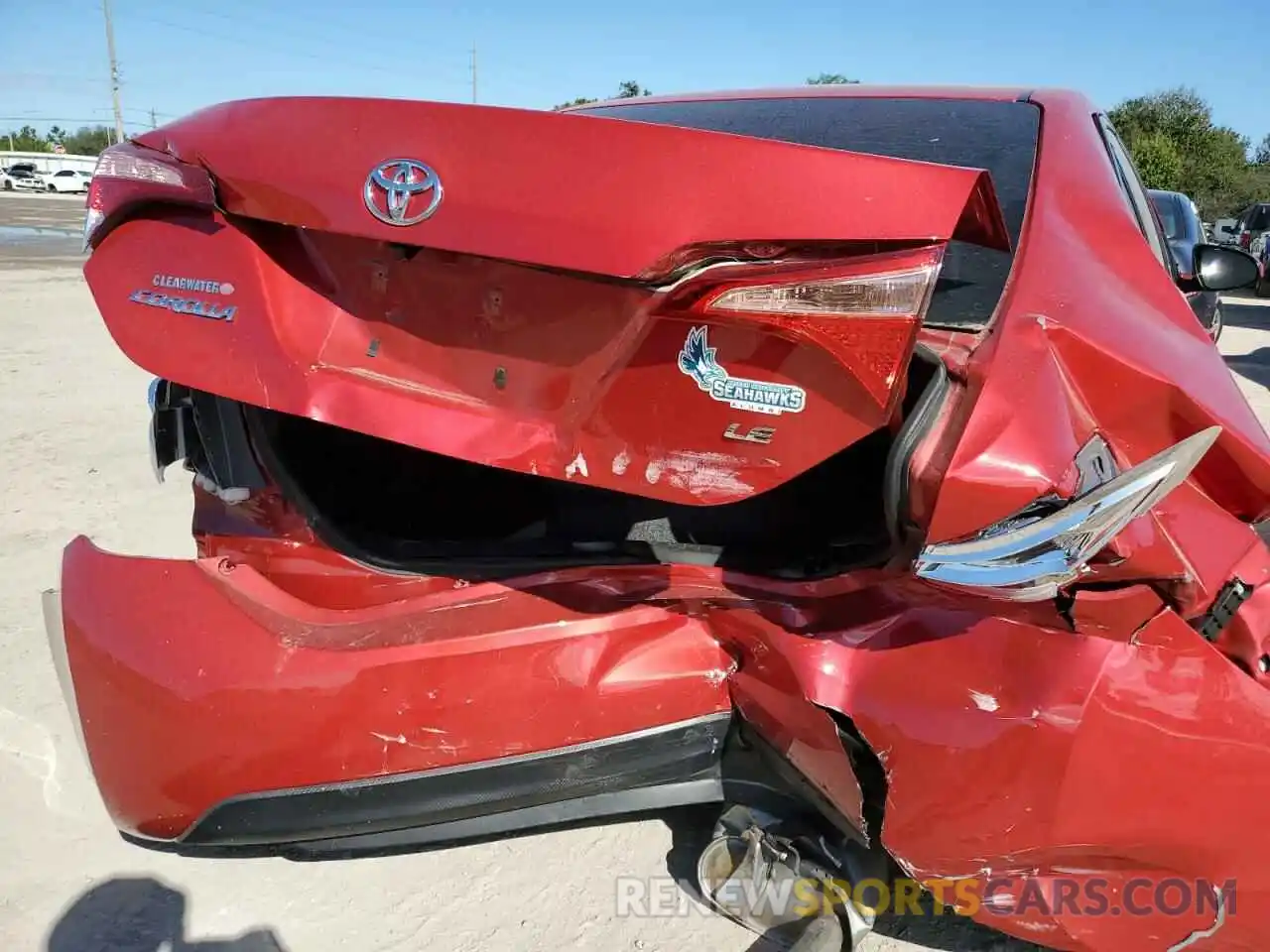 9 Photograph of a damaged car 2T1BURHE5KC211348 TOYOTA COROLLA 2019