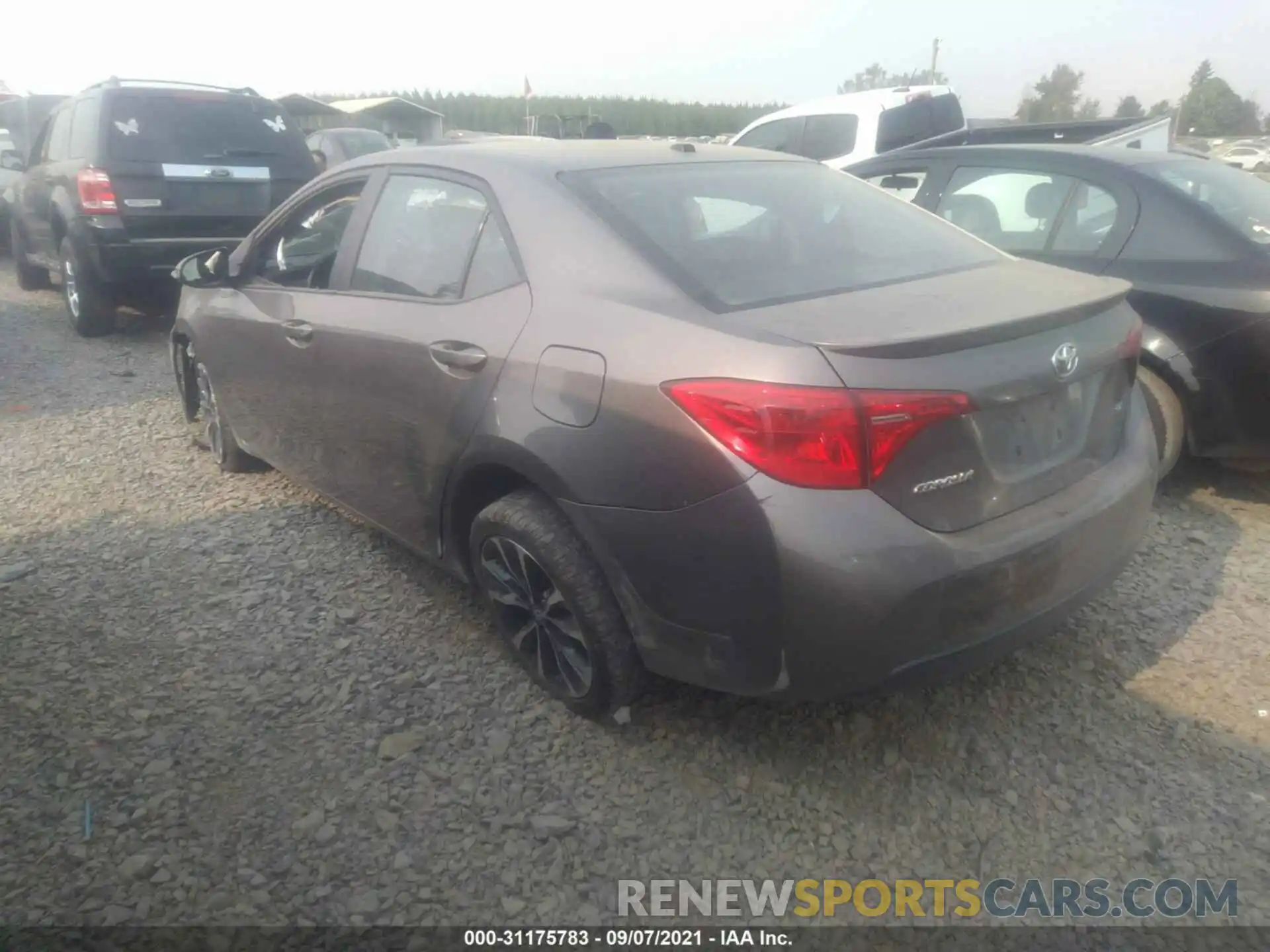 3 Photograph of a damaged car 2T1BURHE5KC211351 TOYOTA COROLLA 2019