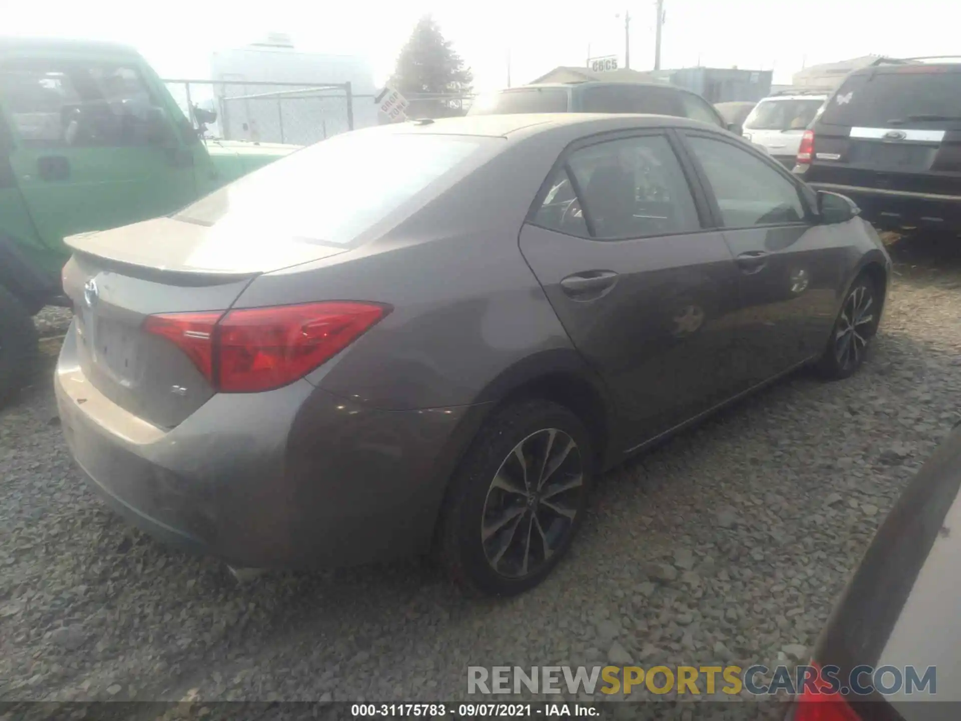 4 Photograph of a damaged car 2T1BURHE5KC211351 TOYOTA COROLLA 2019