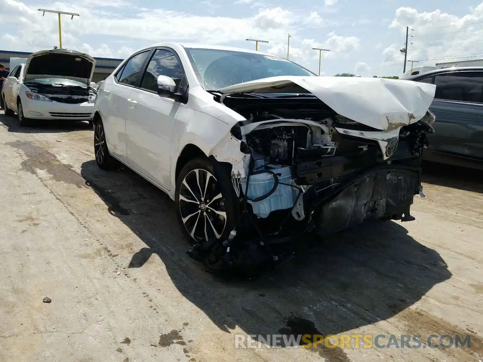 1 Photograph of a damaged car 2T1BURHE5KC211401 TOYOTA COROLLA 2019