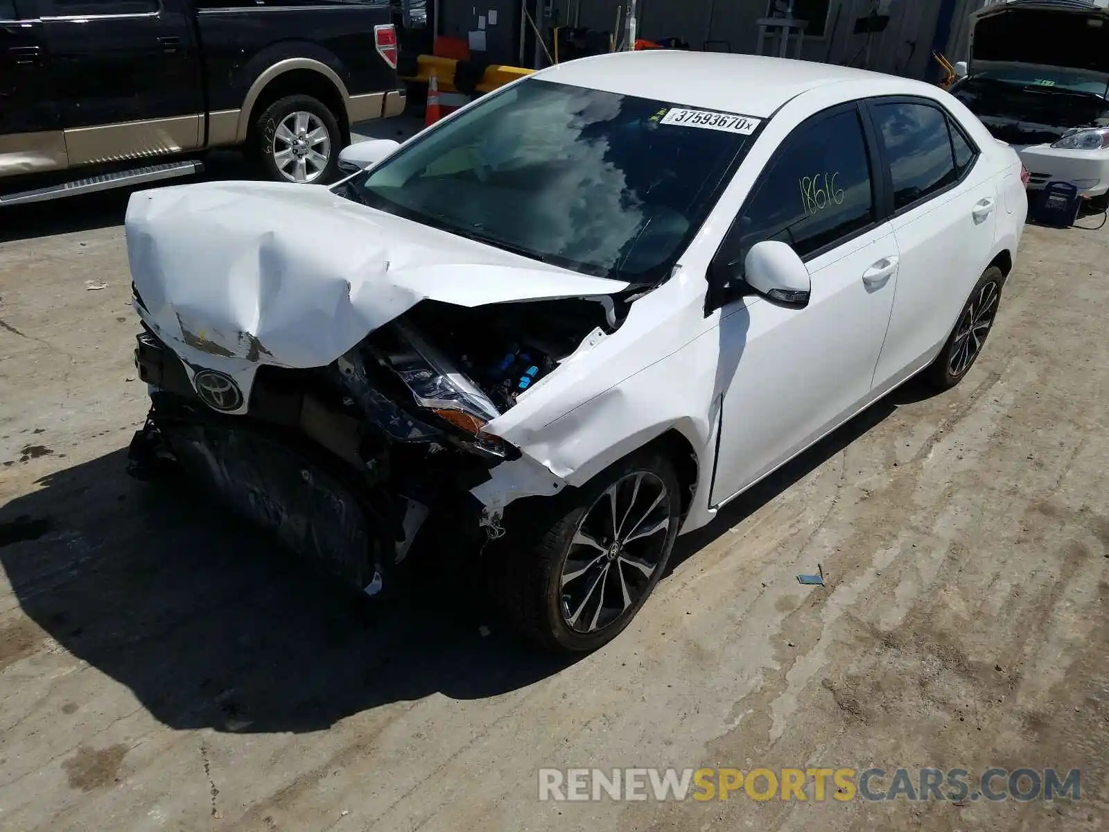 2 Photograph of a damaged car 2T1BURHE5KC211401 TOYOTA COROLLA 2019