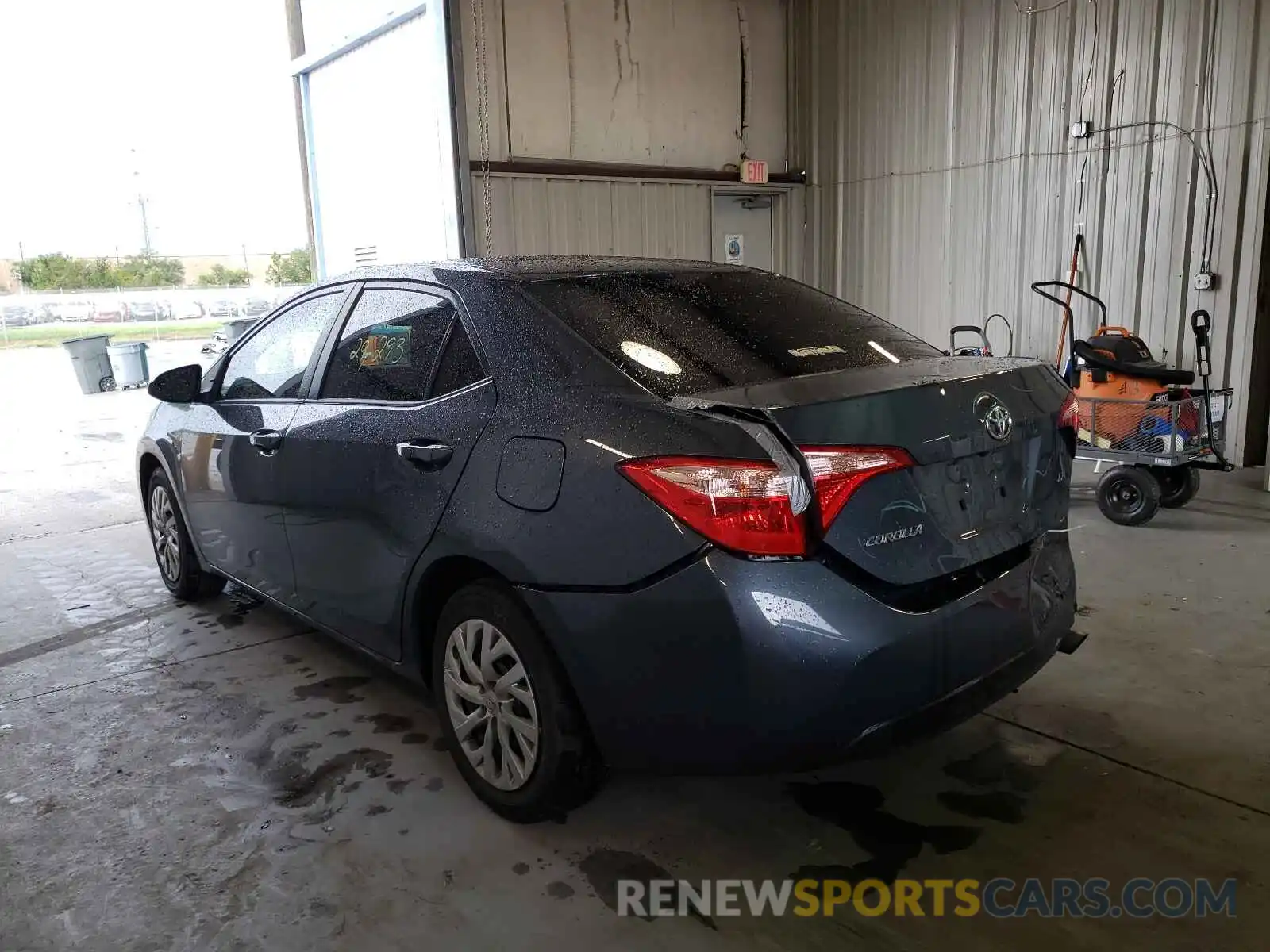 3 Photograph of a damaged car 2T1BURHE5KC211530 TOYOTA COROLLA 2019