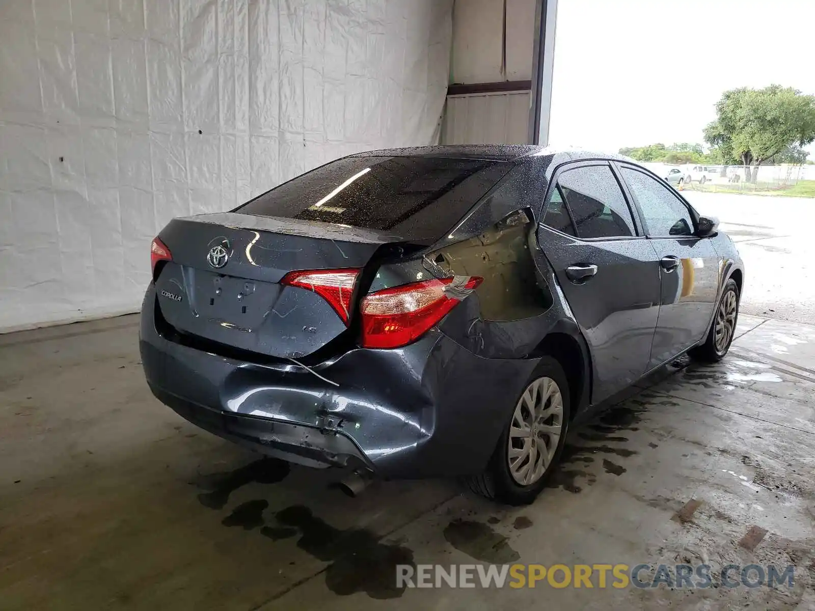 4 Photograph of a damaged car 2T1BURHE5KC211530 TOYOTA COROLLA 2019