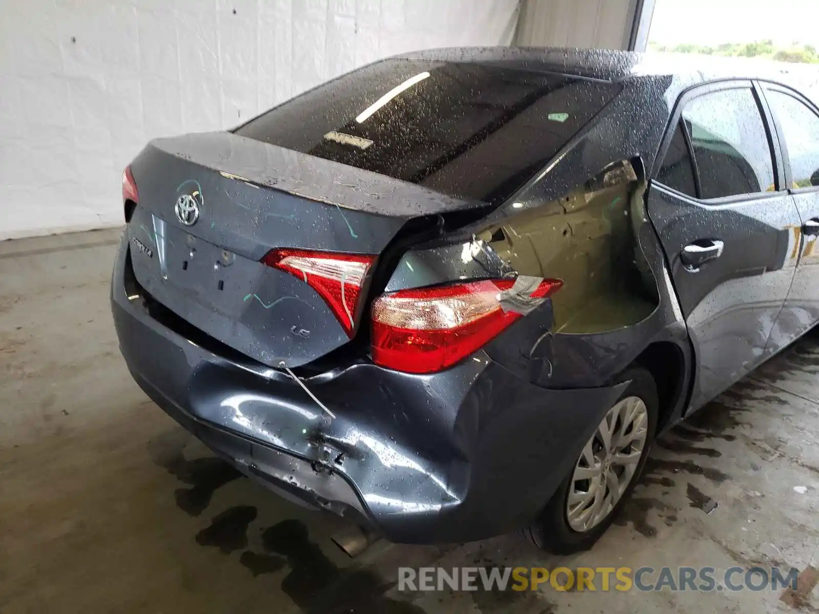 9 Photograph of a damaged car 2T1BURHE5KC211530 TOYOTA COROLLA 2019