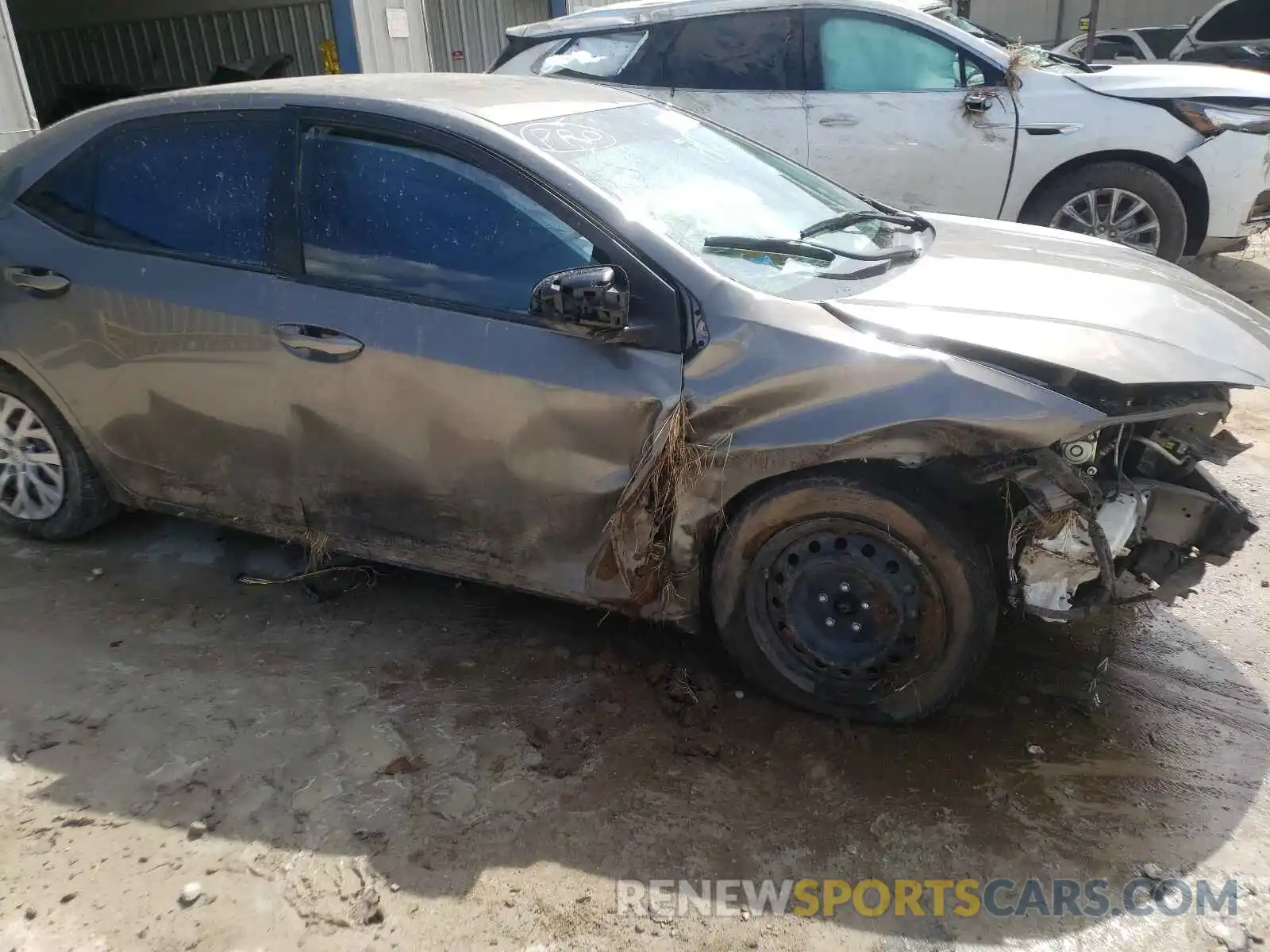 9 Photograph of a damaged car 2T1BURHE5KC211592 TOYOTA COROLLA 2019