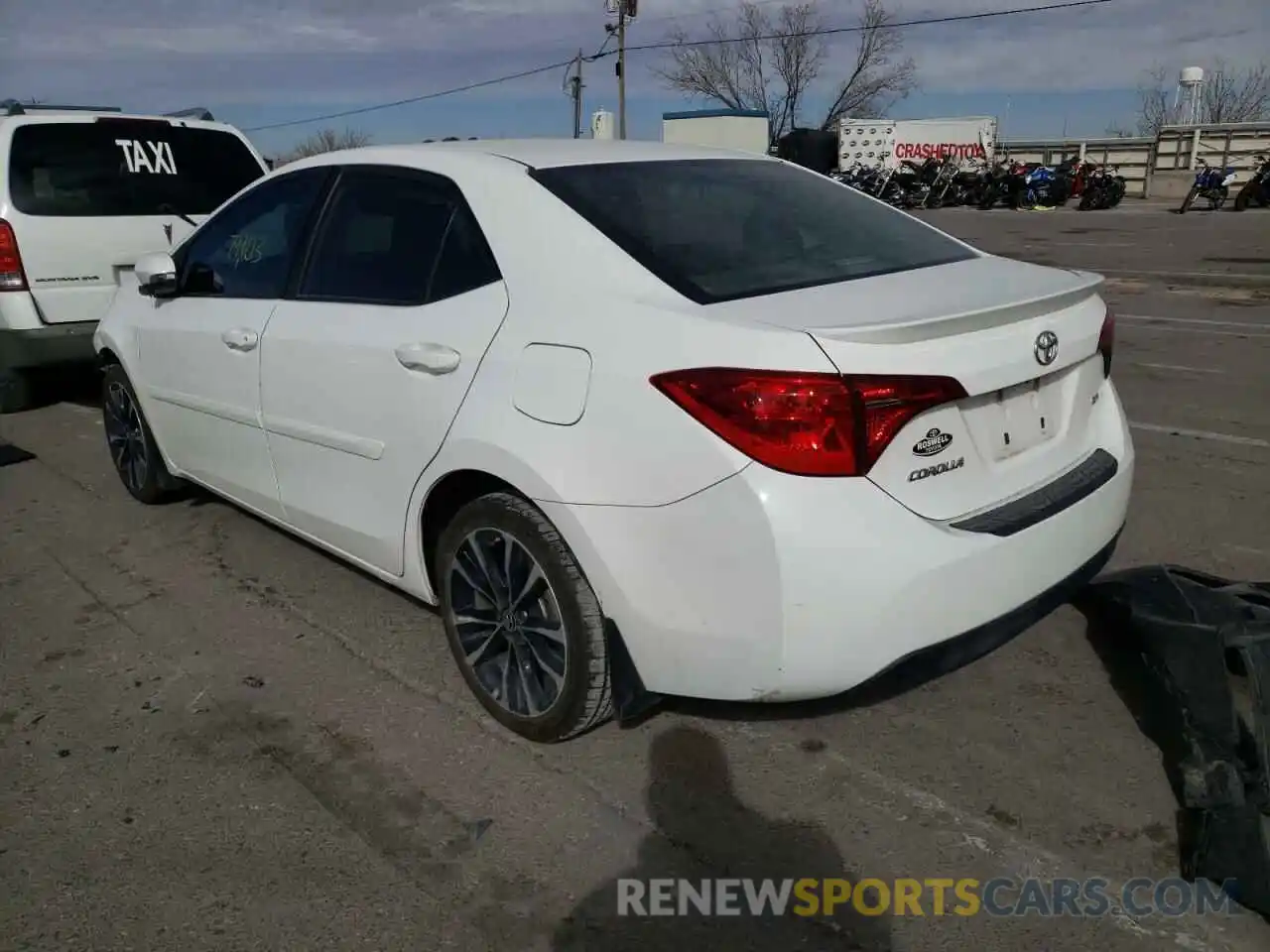 3 Photograph of a damaged car 2T1BURHE5KC211608 TOYOTA COROLLA 2019