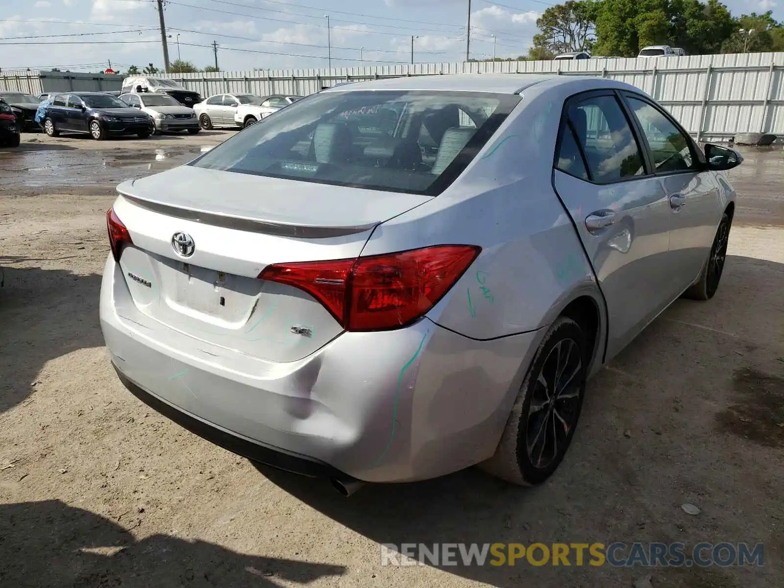 4 Photograph of a damaged car 2T1BURHE5KC211737 TOYOTA COROLLA 2019