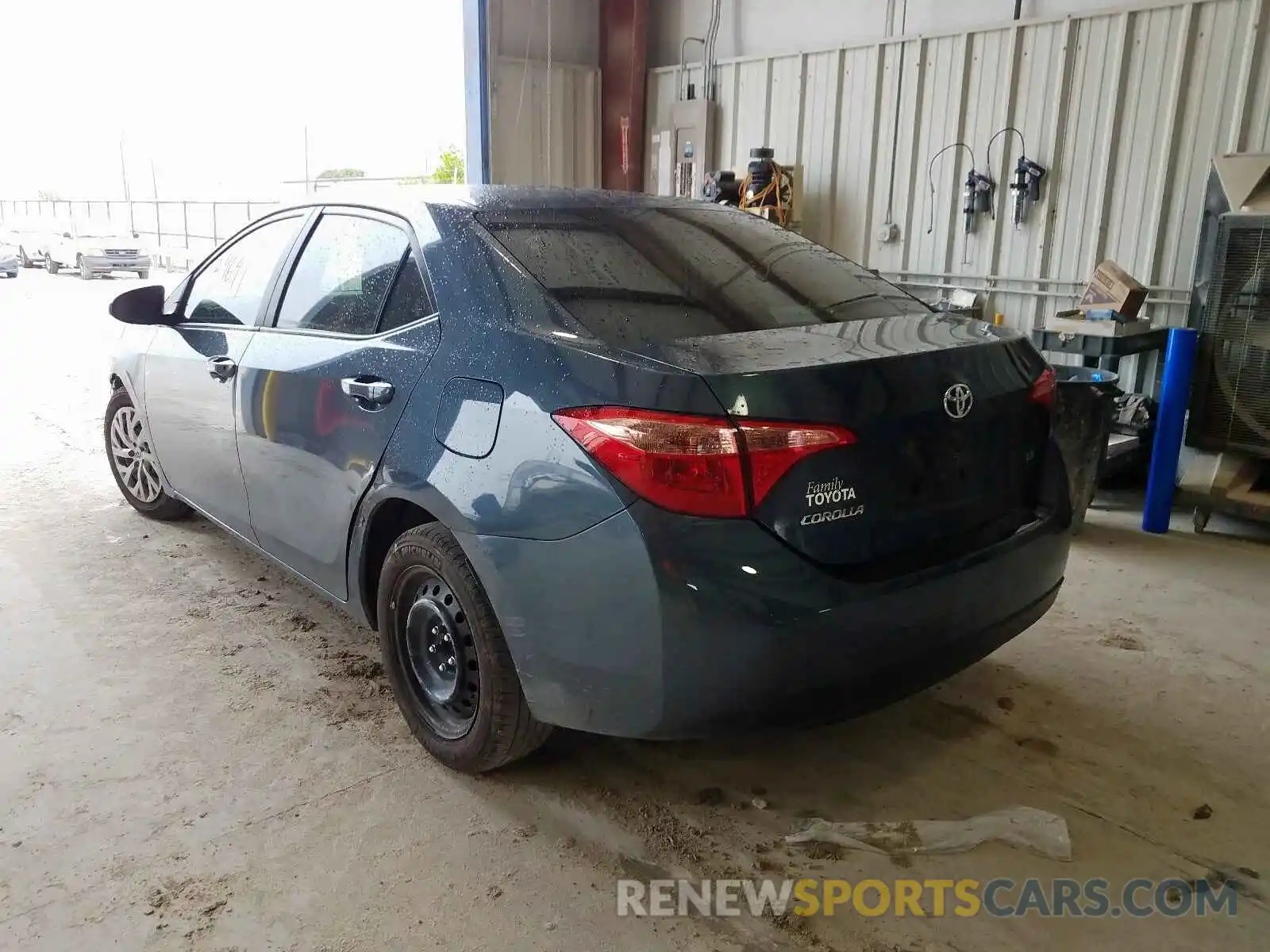 3 Photograph of a damaged car 2T1BURHE5KC211821 TOYOTA COROLLA 2019