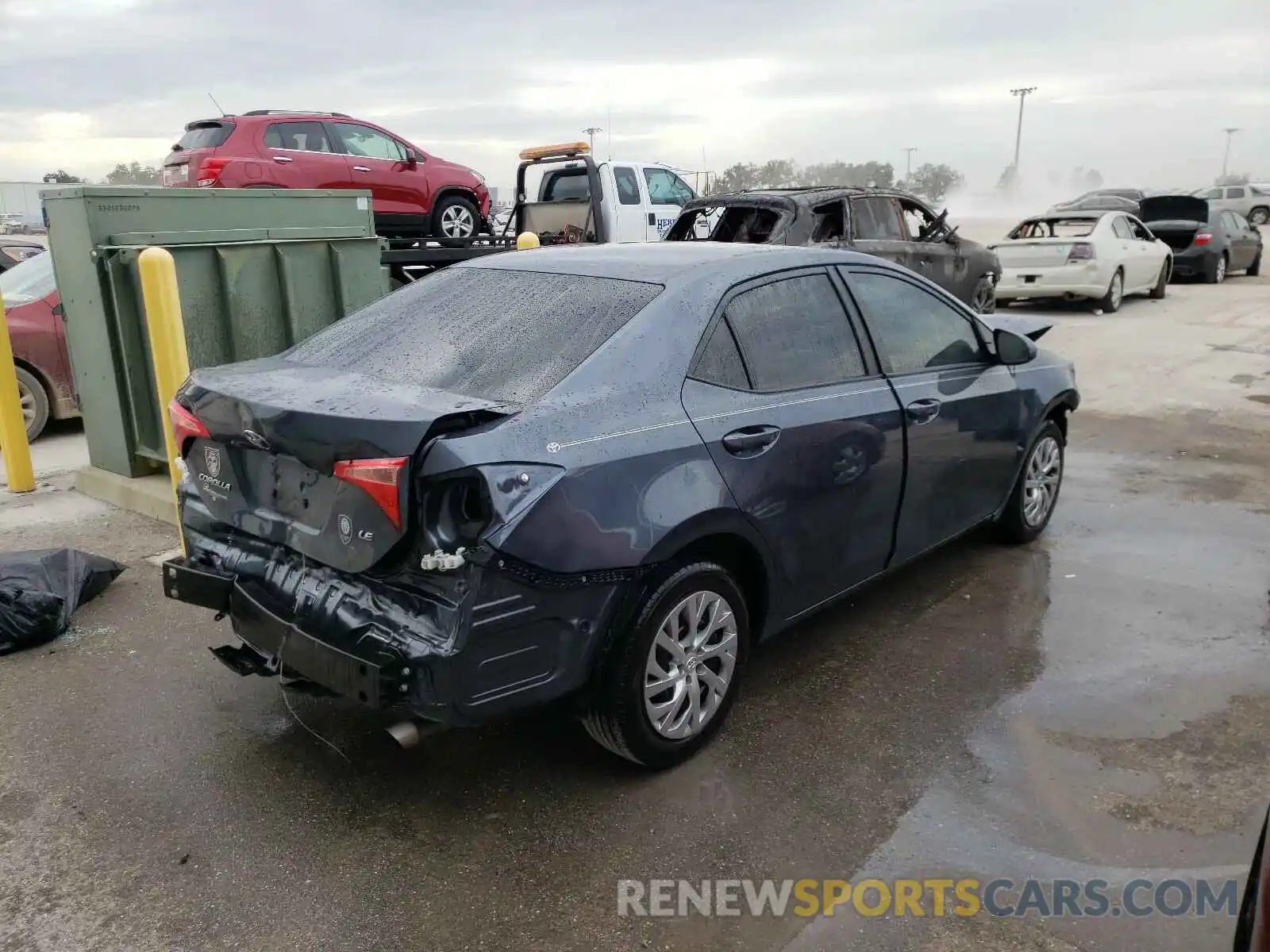 4 Photograph of a damaged car 2T1BURHE5KC212127 TOYOTA COROLLA 2019