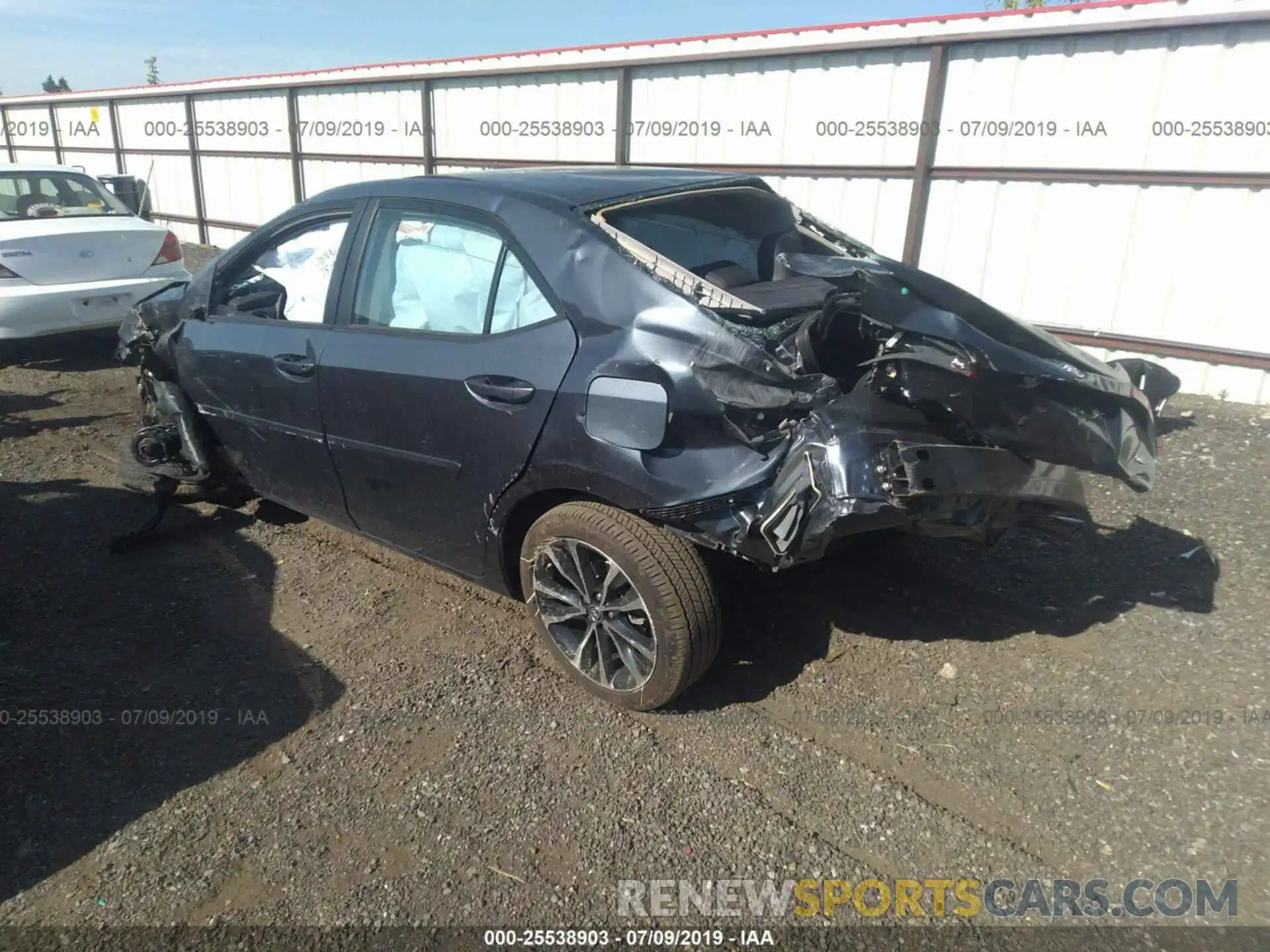 3 Photograph of a damaged car 2T1BURHE5KC213388 TOYOTA COROLLA 2019