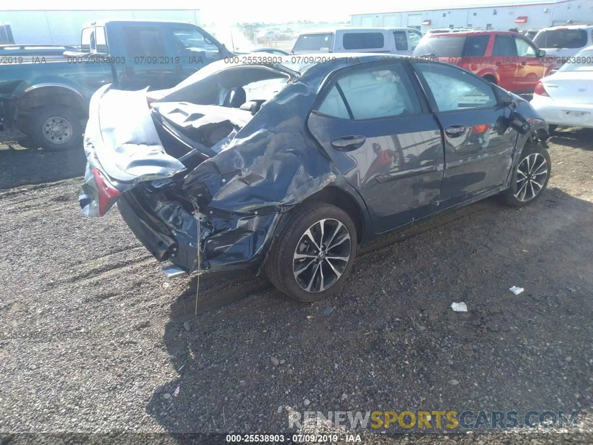 4 Photograph of a damaged car 2T1BURHE5KC213388 TOYOTA COROLLA 2019