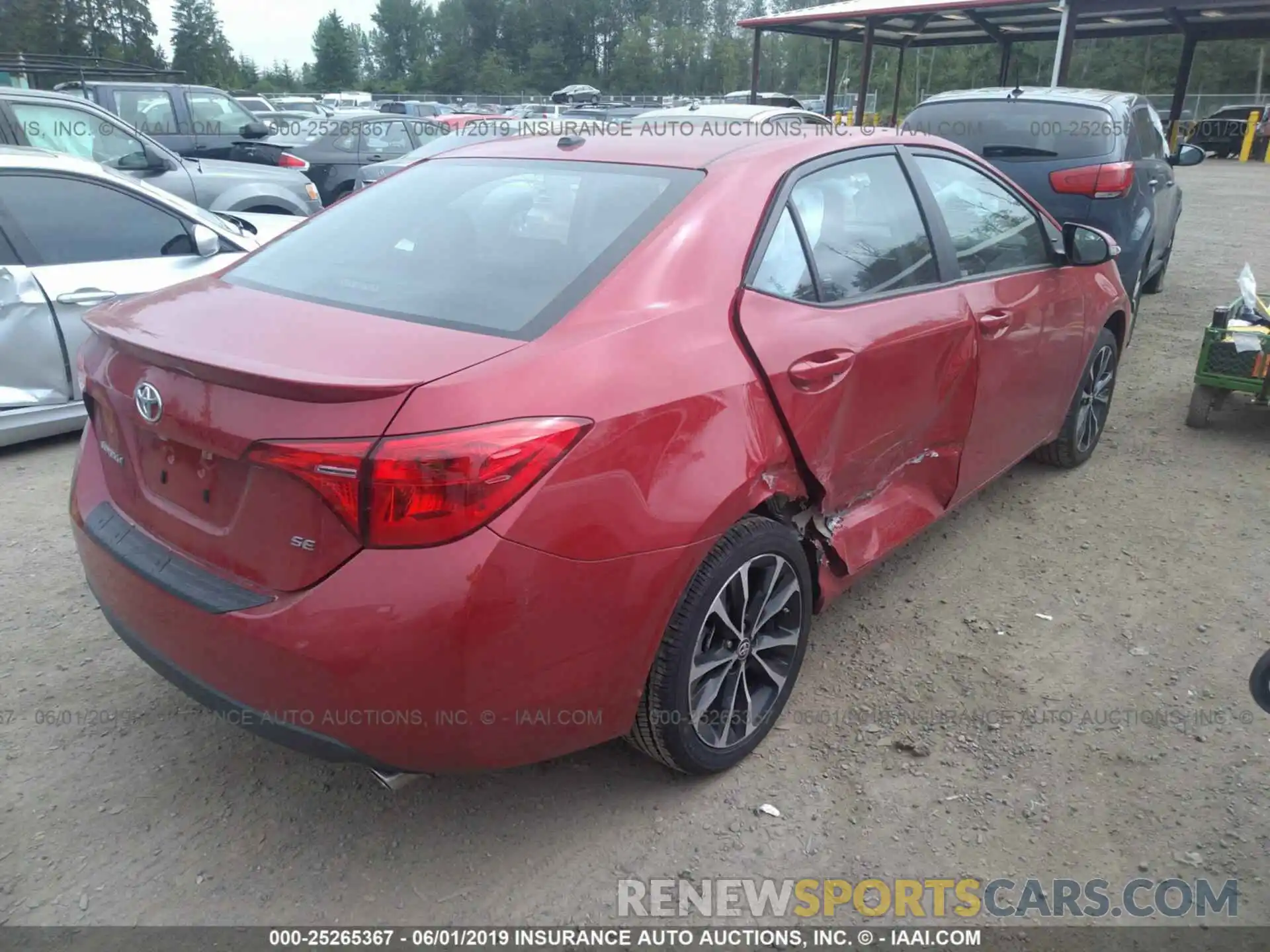 4 Photograph of a damaged car 2T1BURHE5KC213584 TOYOTA COROLLA 2019