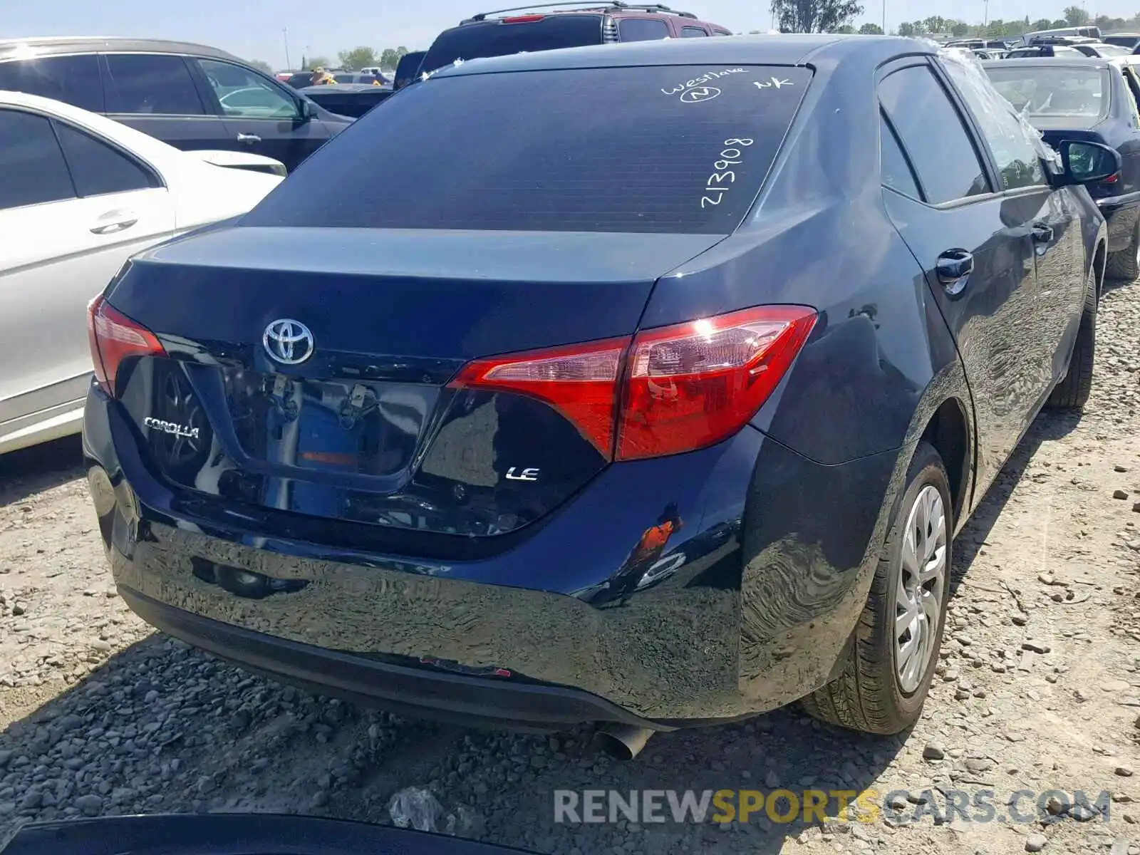 4 Photograph of a damaged car 2T1BURHE5KC213908 TOYOTA COROLLA 2019