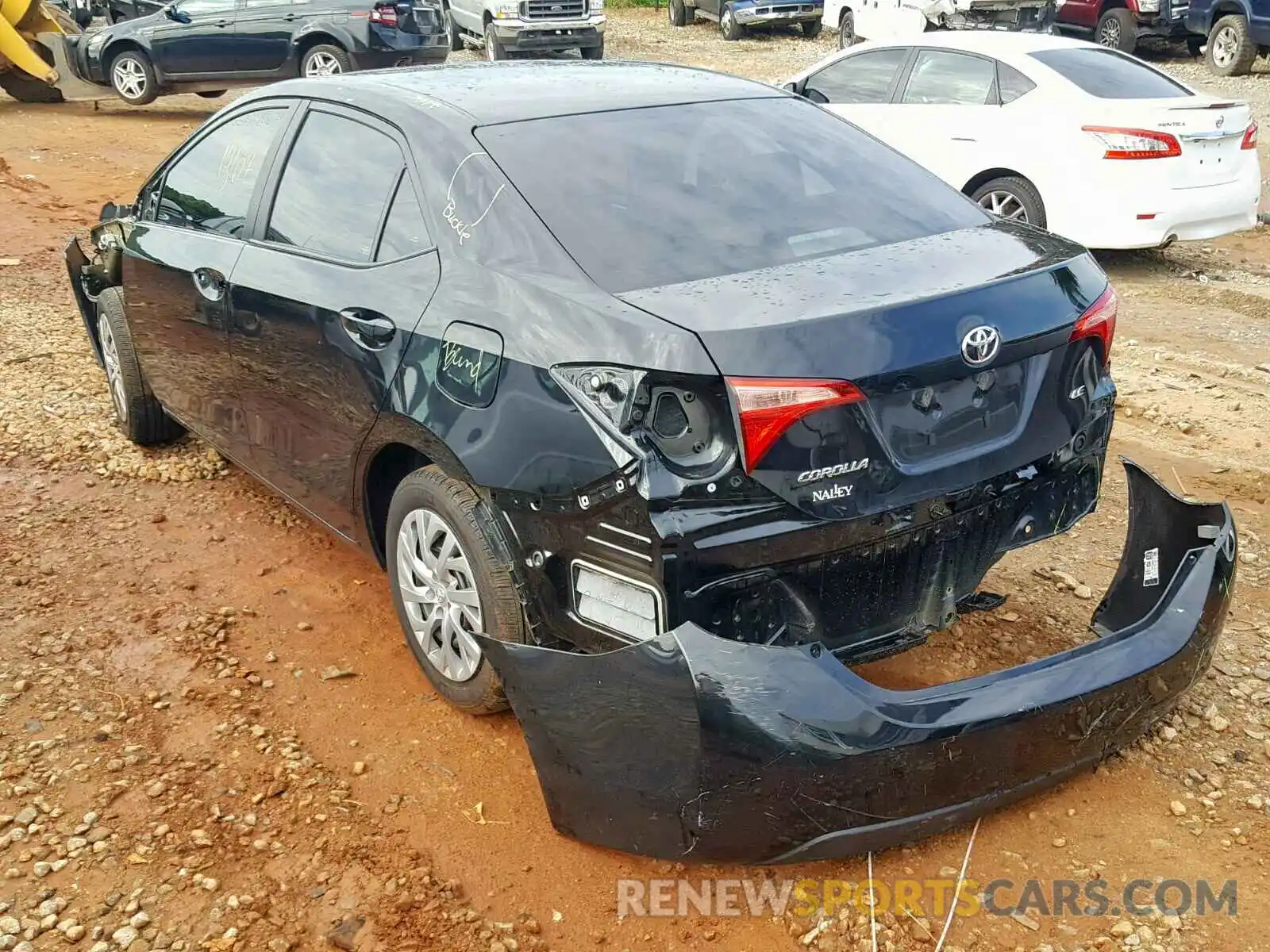 3 Photograph of a damaged car 2T1BURHE5KC215061 TOYOTA COROLLA 2019