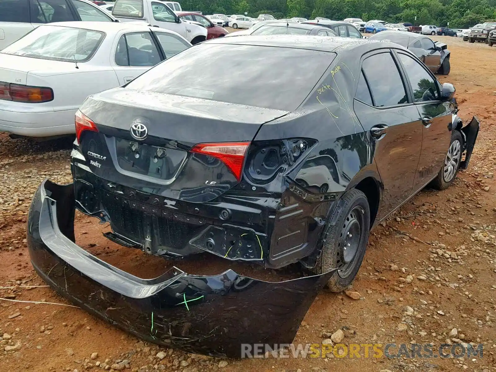 4 Photograph of a damaged car 2T1BURHE5KC215061 TOYOTA COROLLA 2019