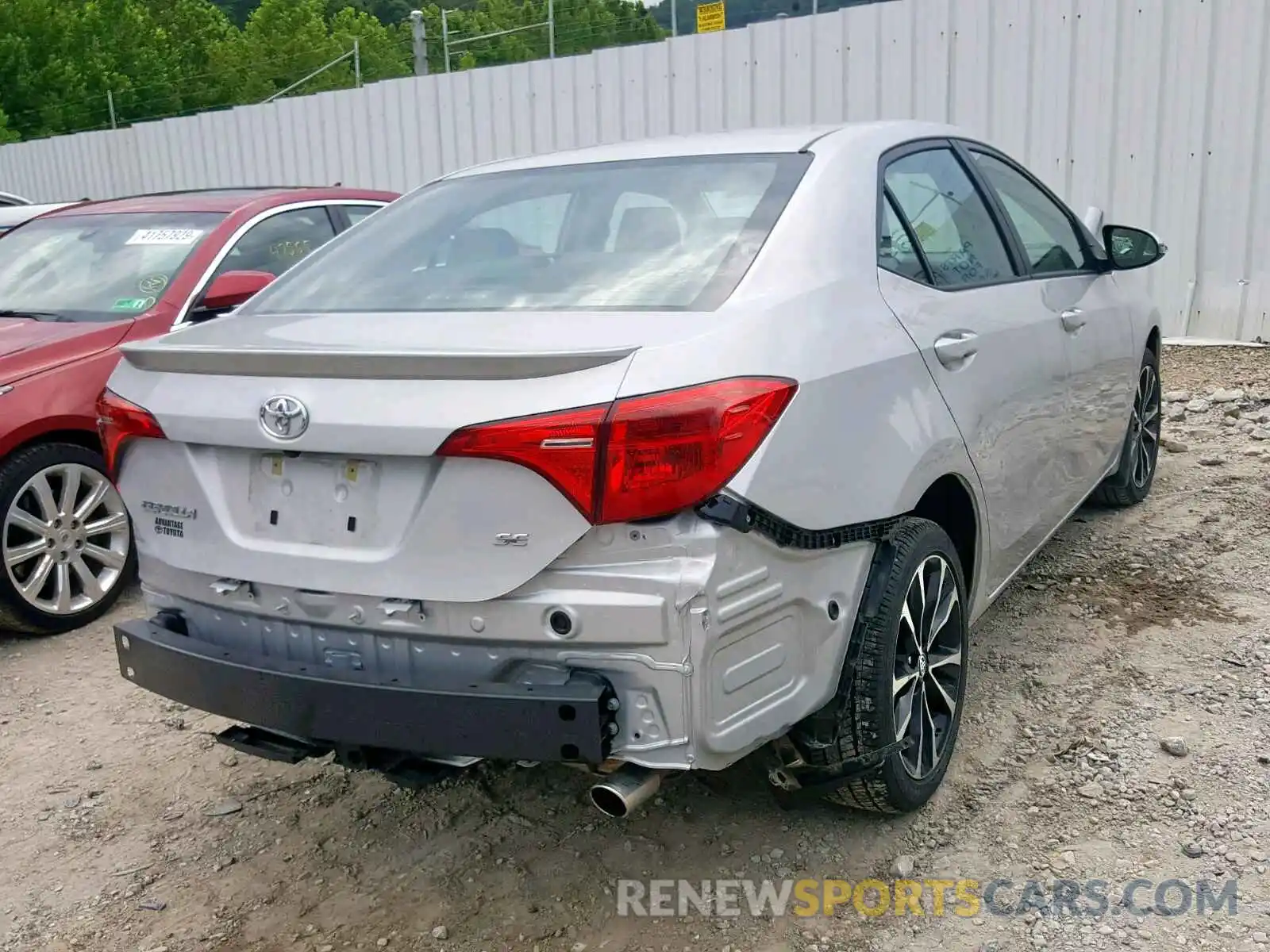4 Фотография поврежденного автомобиля 2T1BURHE5KC215352 TOYOTA COROLLA 2019