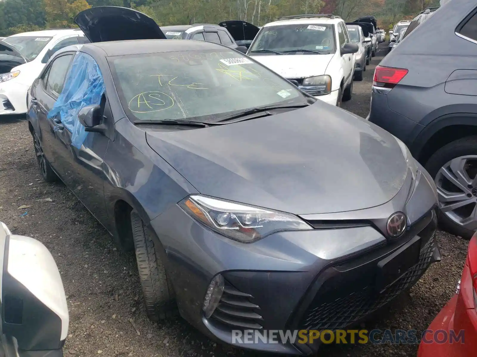 1 Photograph of a damaged car 2T1BURHE5KC215366 TOYOTA COROLLA 2019