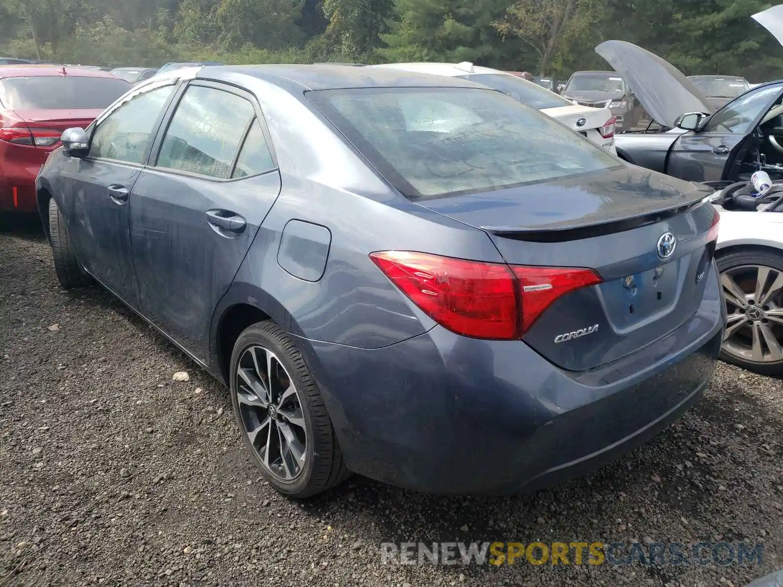 3 Photograph of a damaged car 2T1BURHE5KC215366 TOYOTA COROLLA 2019