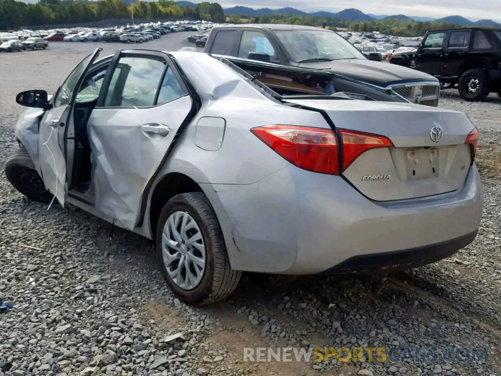 3 Photograph of a damaged car 2T1BURHE5KC215478 TOYOTA COROLLA 2019