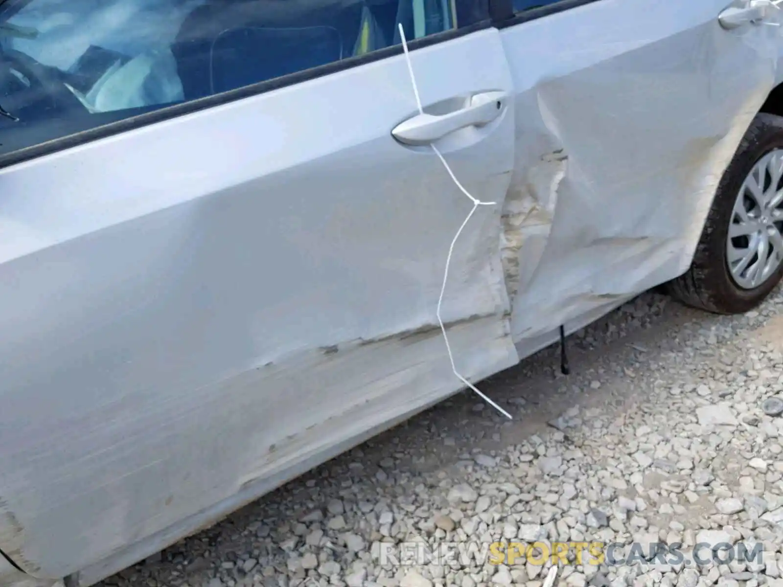 9 Photograph of a damaged car 2T1BURHE5KC215478 TOYOTA COROLLA 2019