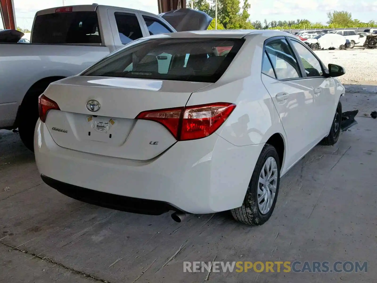 4 Photograph of a damaged car 2T1BURHE5KC215514 TOYOTA COROLLA 2019