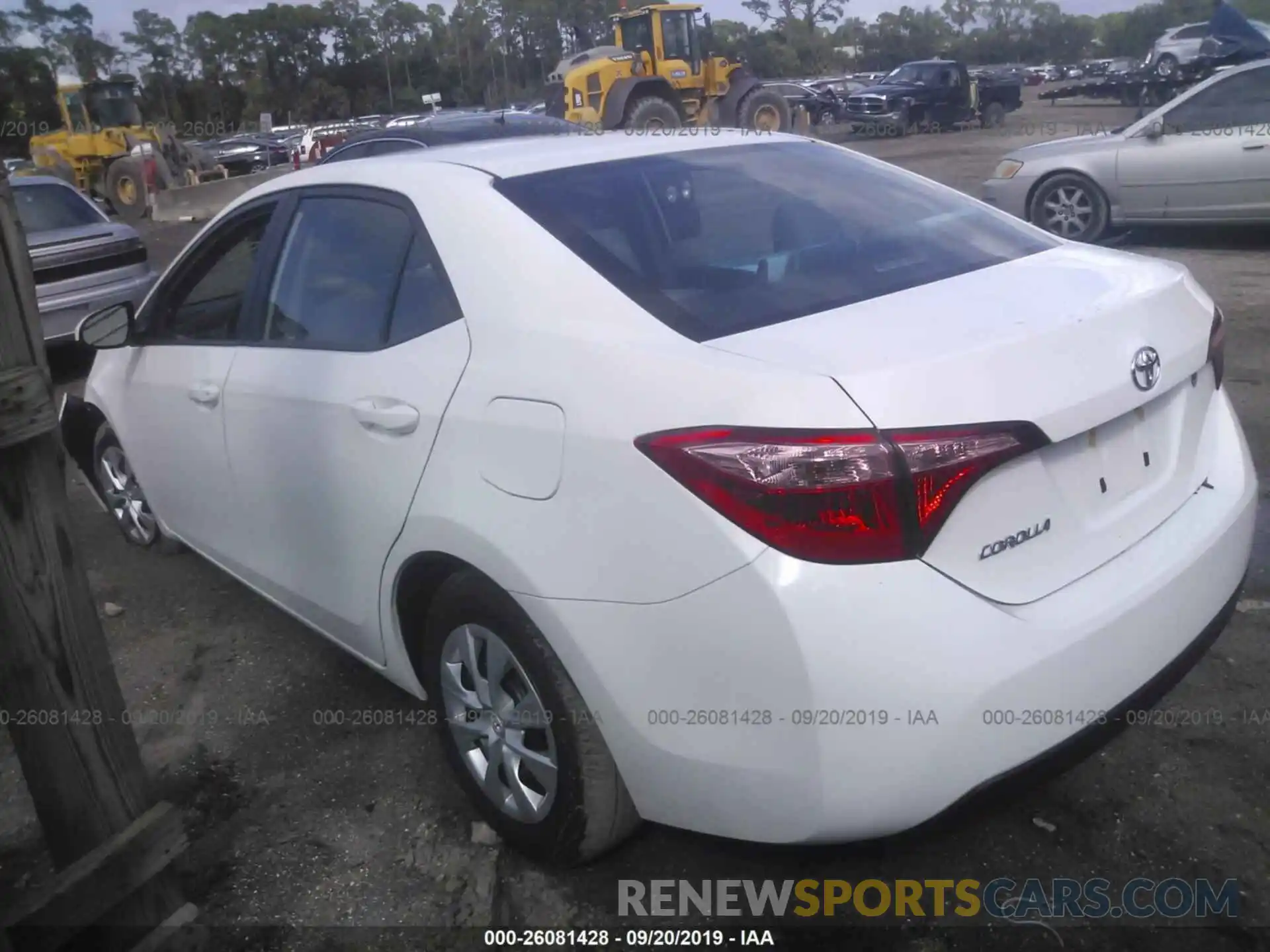 3 Photograph of a damaged car 2T1BURHE5KC215643 TOYOTA COROLLA 2019