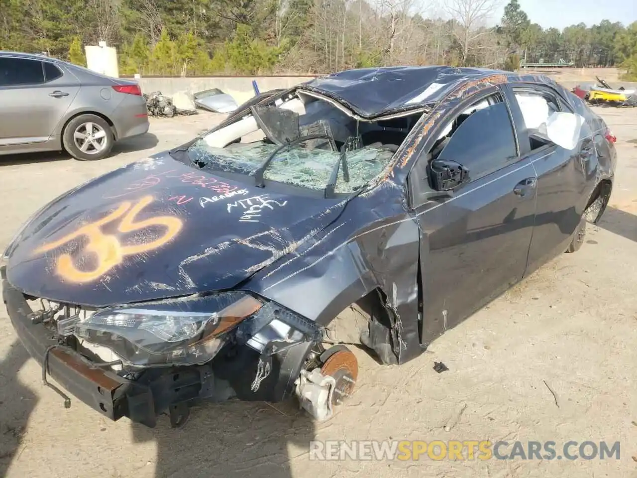 2 Photograph of a damaged car 2T1BURHE5KC217392 TOYOTA COROLLA 2019