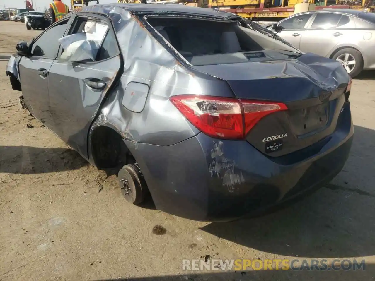 3 Photograph of a damaged car 2T1BURHE5KC217392 TOYOTA COROLLA 2019