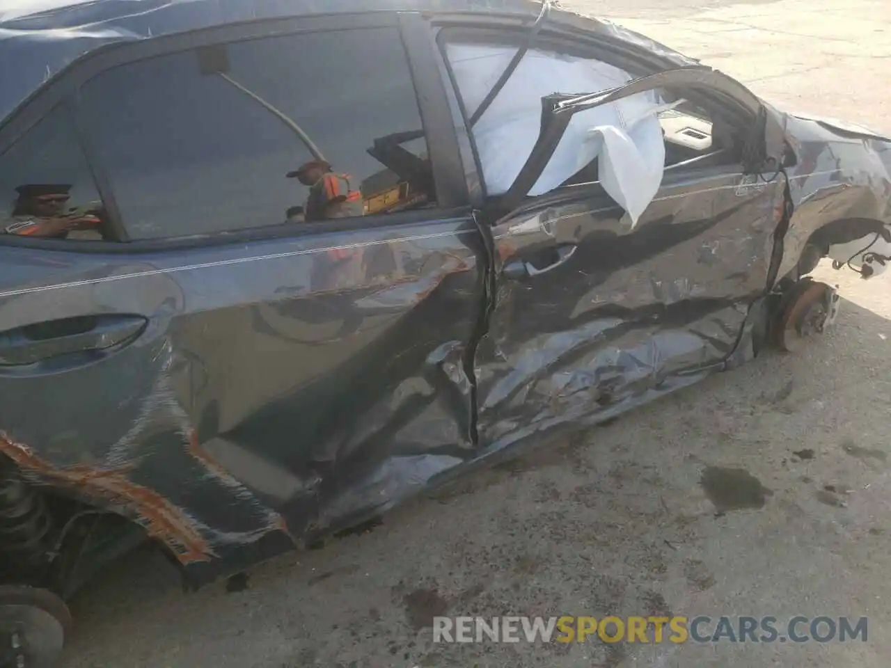 9 Photograph of a damaged car 2T1BURHE5KC217392 TOYOTA COROLLA 2019