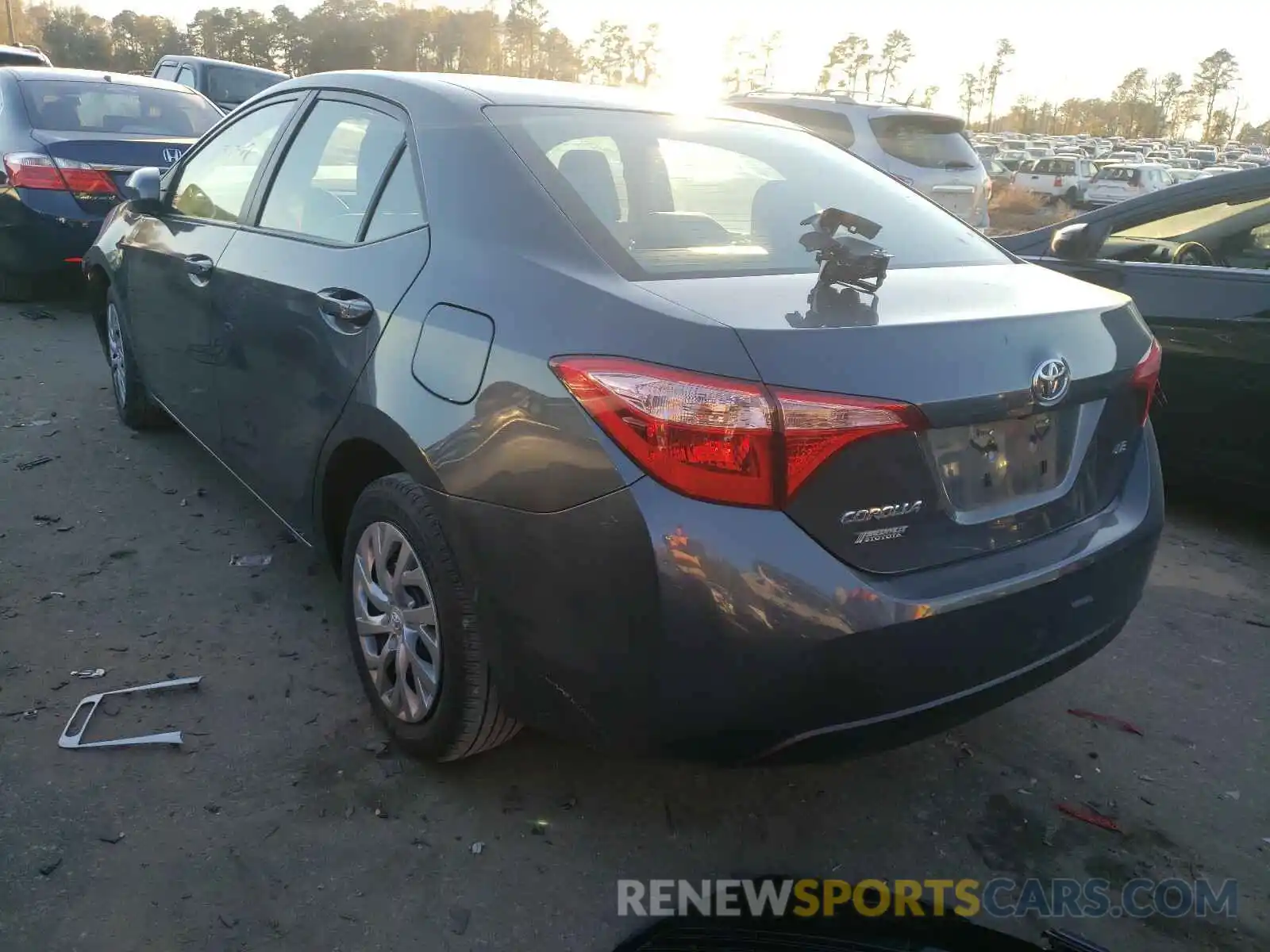 3 Photograph of a damaged car 2T1BURHE5KC217814 TOYOTA COROLLA 2019