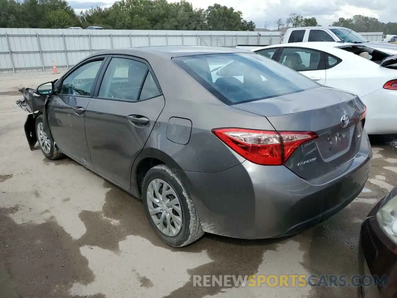 3 Photograph of a damaged car 2T1BURHE5KC218476 TOYOTA COROLLA 2019