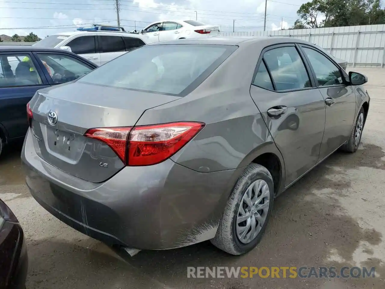 4 Photograph of a damaged car 2T1BURHE5KC218476 TOYOTA COROLLA 2019